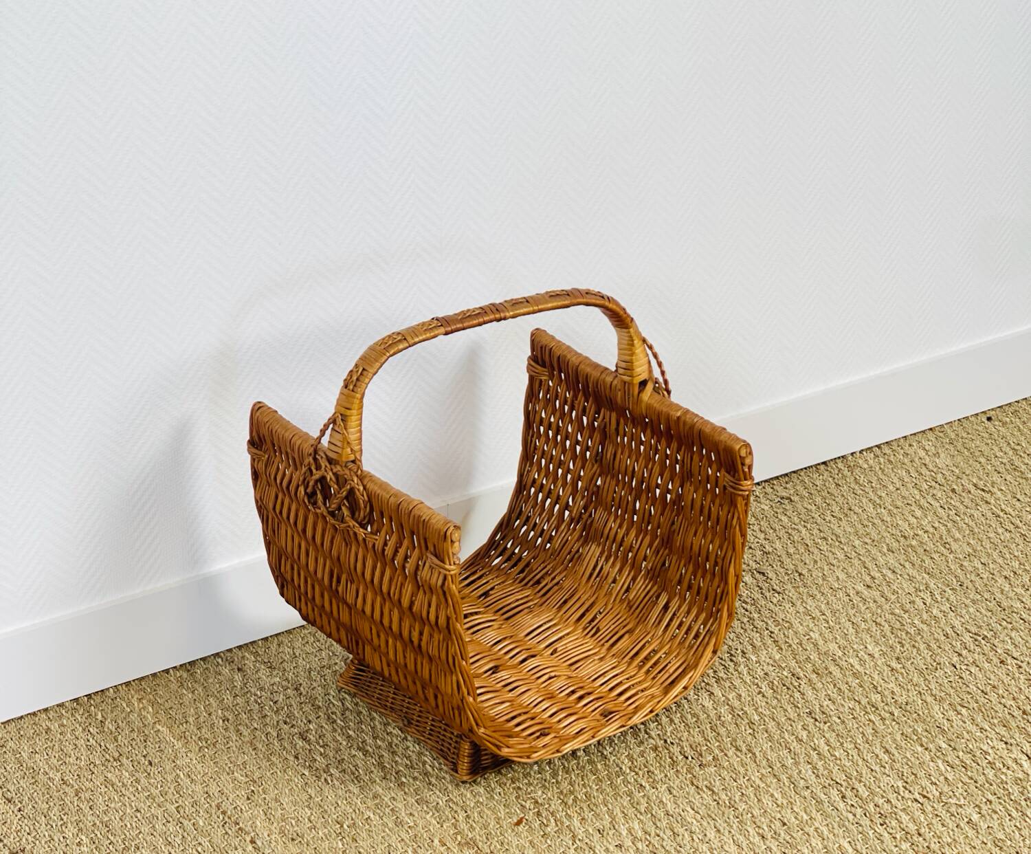 Vintage wicker basket 1960