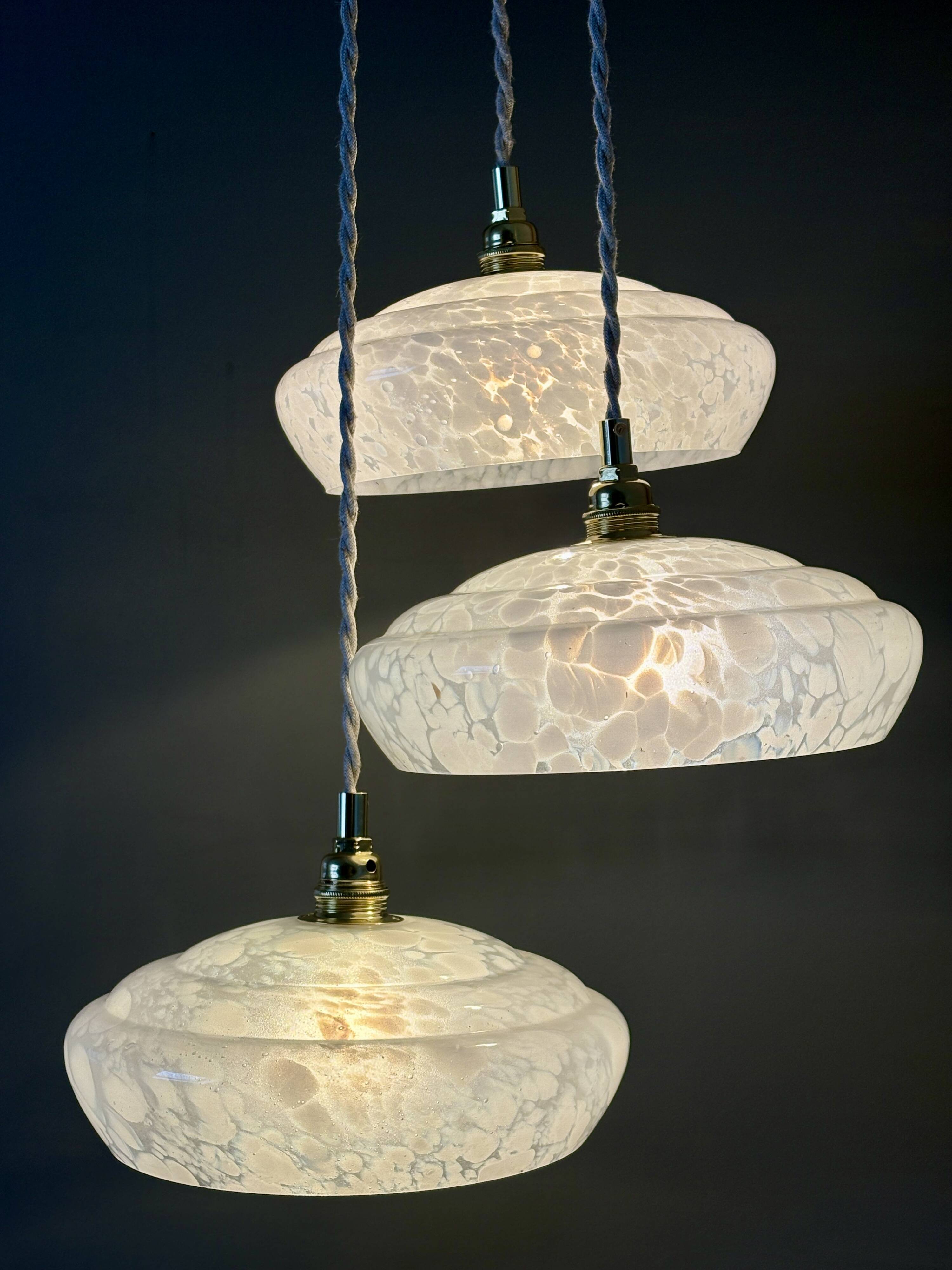 Vintage triple suspension lampshade in Clichy glass bench