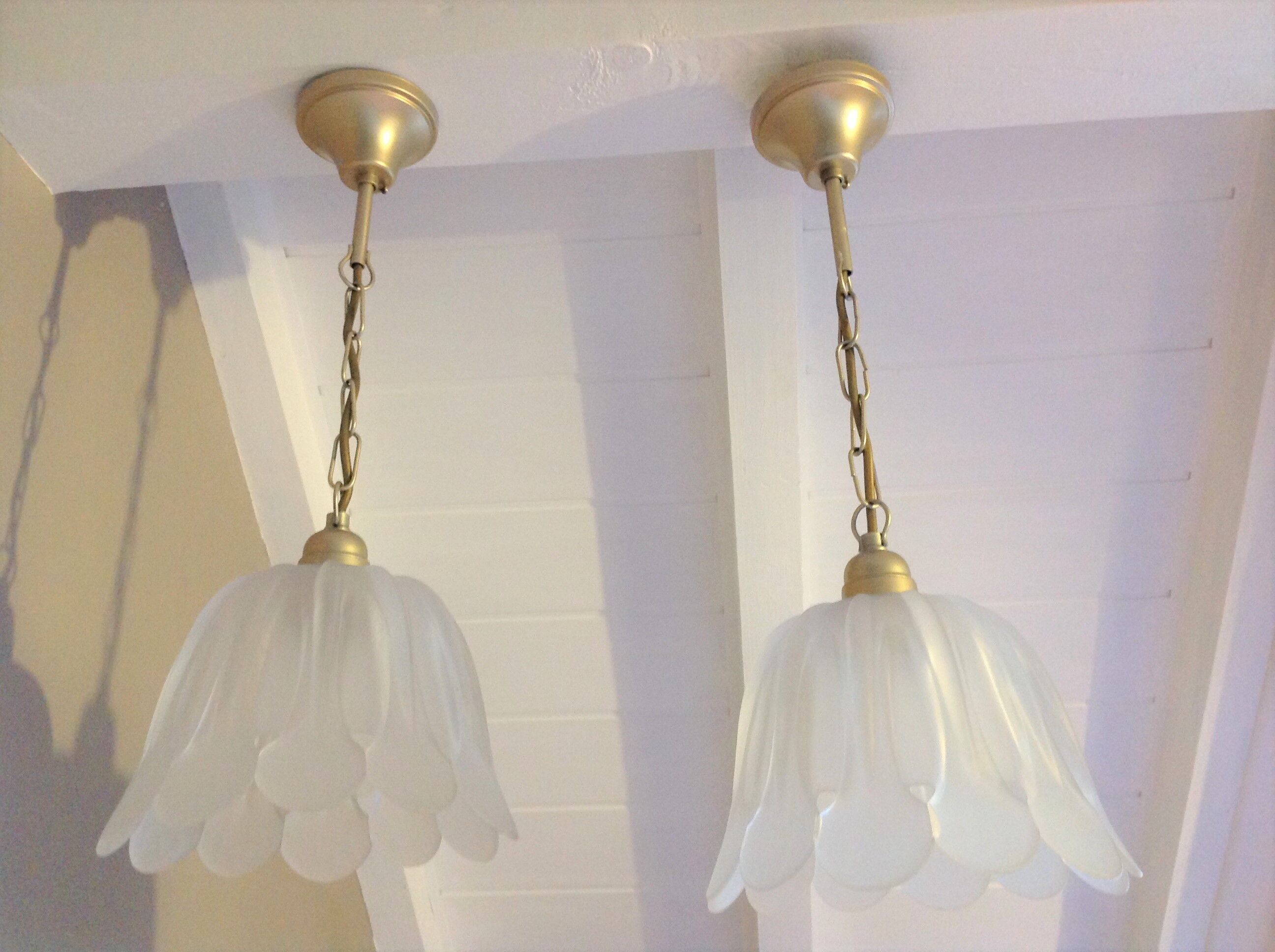 Pair of pendant lamps bell in frosted glass style art deco