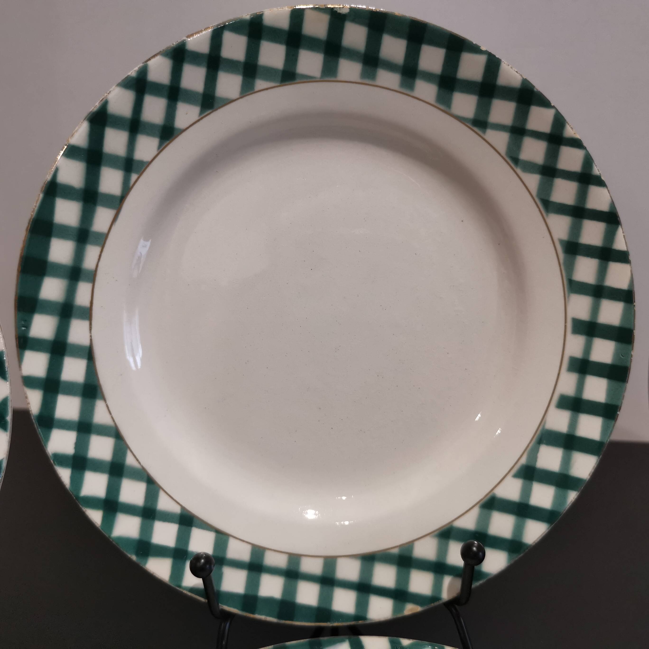 4 Sarreguemines and Digoin Scossais dessert plates