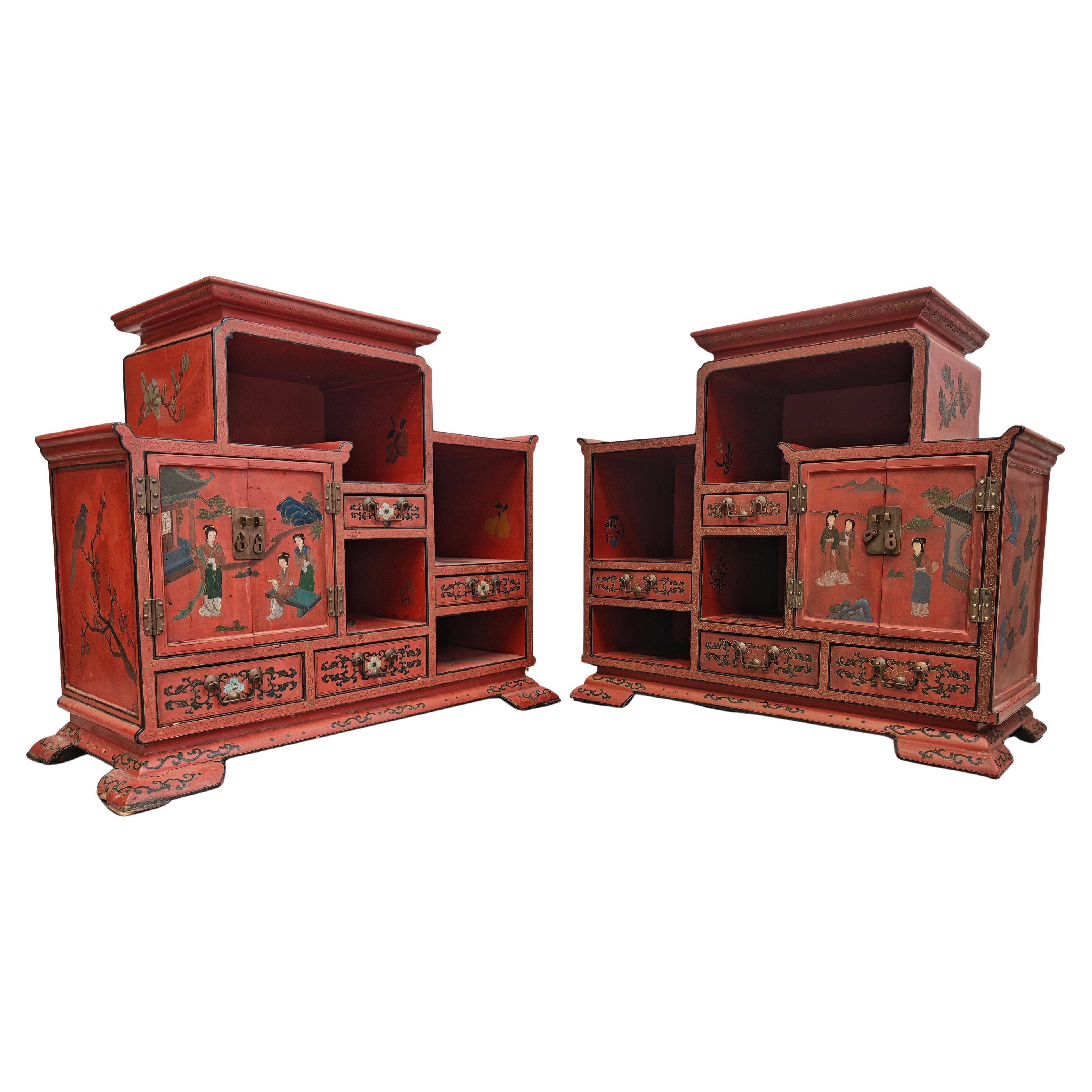 Antique bedside tables in lacquer with hand-painted decorations.