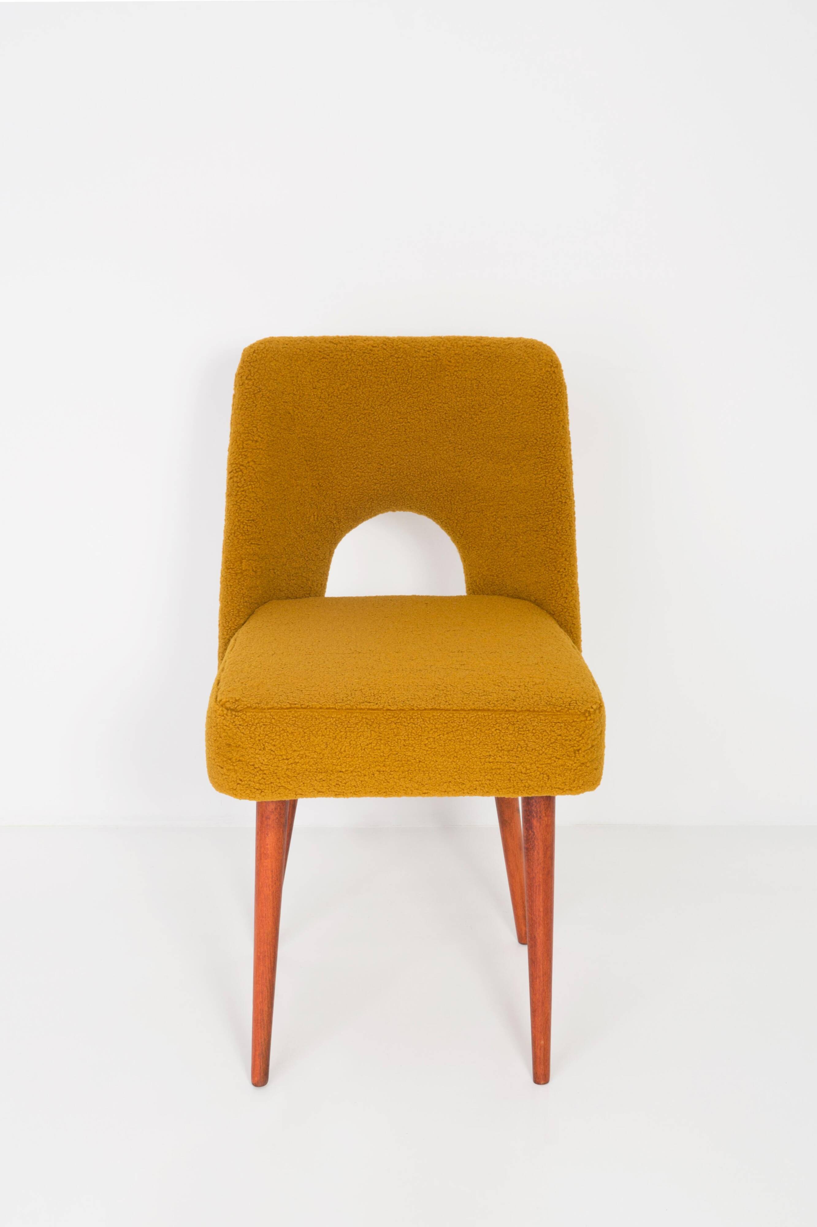 Chaise 'Shell' bouclé jaune ocre, années 1960