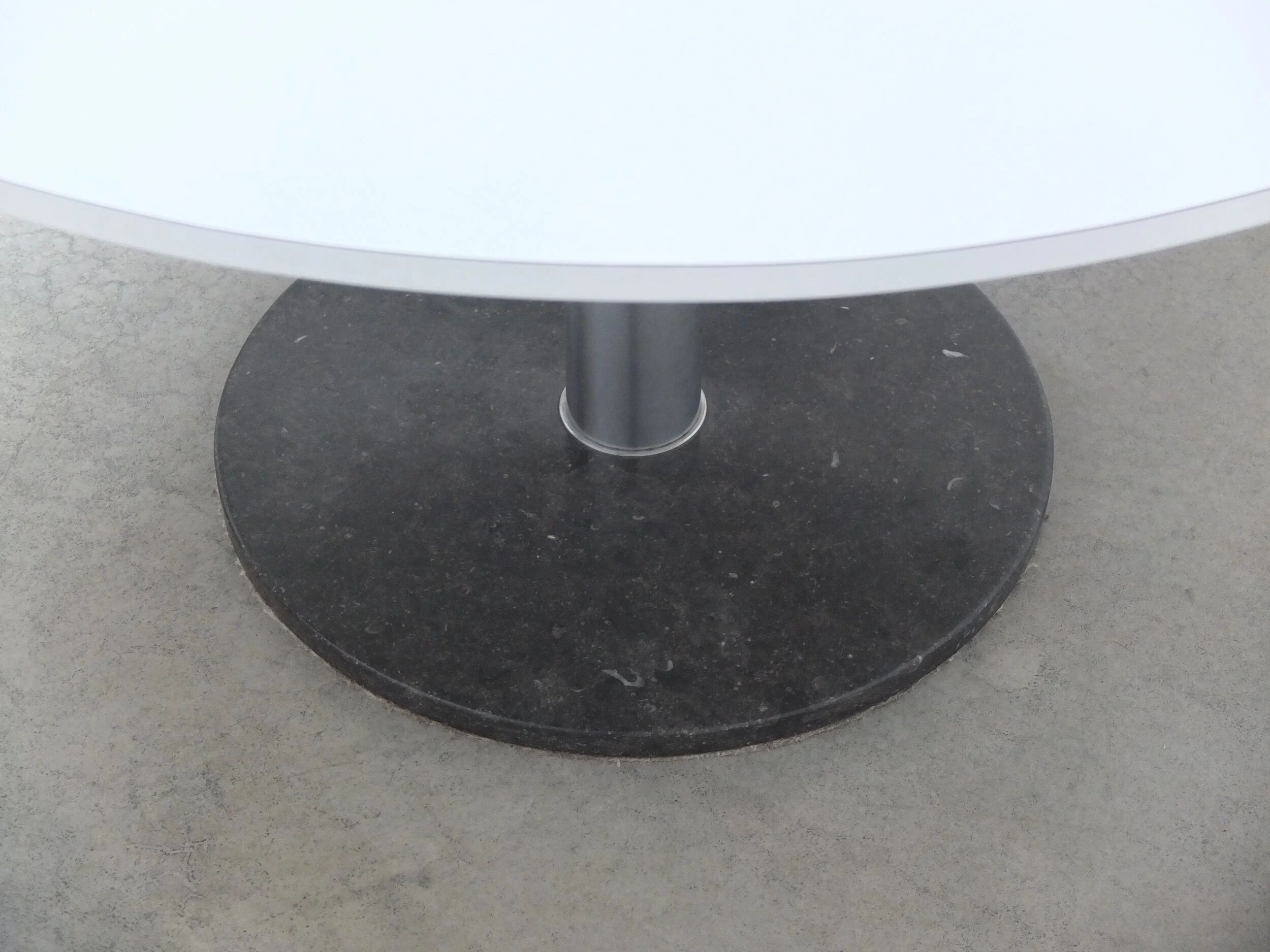 Round pedestal dining table by Alfred Hendrickx for Belform, 1960s