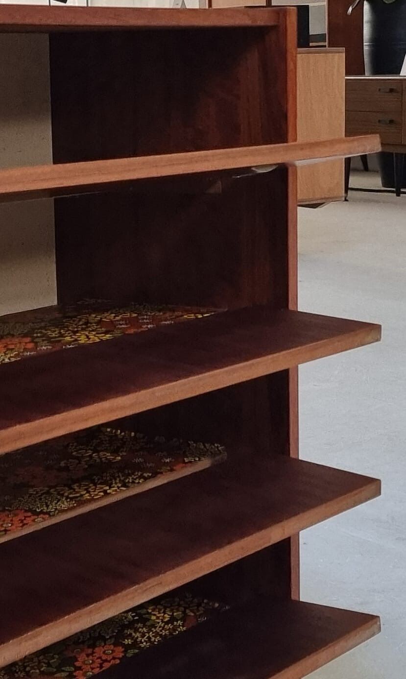 Armoire à chaussures du milieu du siècle