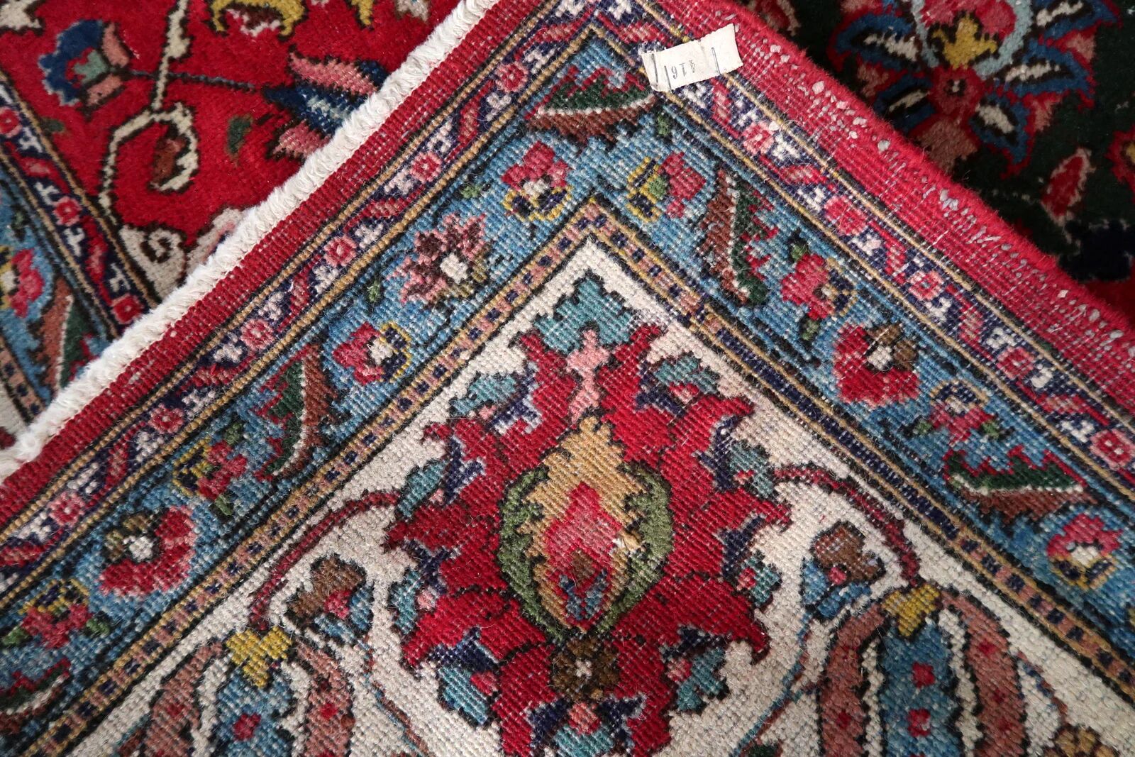 Tapis en laine Tabriz antique, motif floral Shah Abbasi sur tout le tapis, champ cramoisi, vers 1920 — 303 × 403 cm — 1C1278