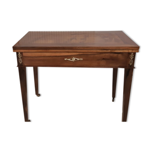 table de jeu, époque empire pieds fuseaux en noyer
