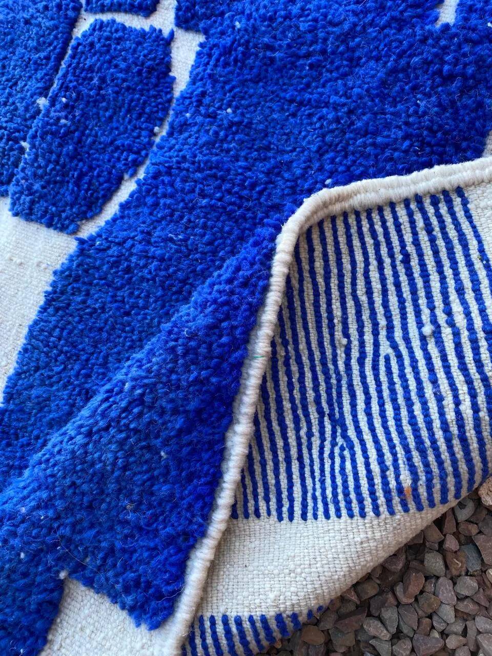 Unique natural wool Moroccan rug 2.5x1.5 m