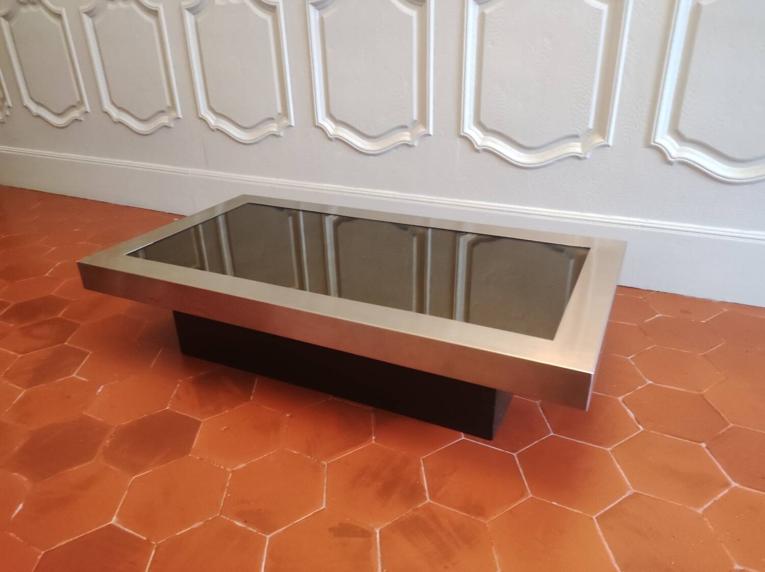 Table basse en aluminium et verre fumé, 1970