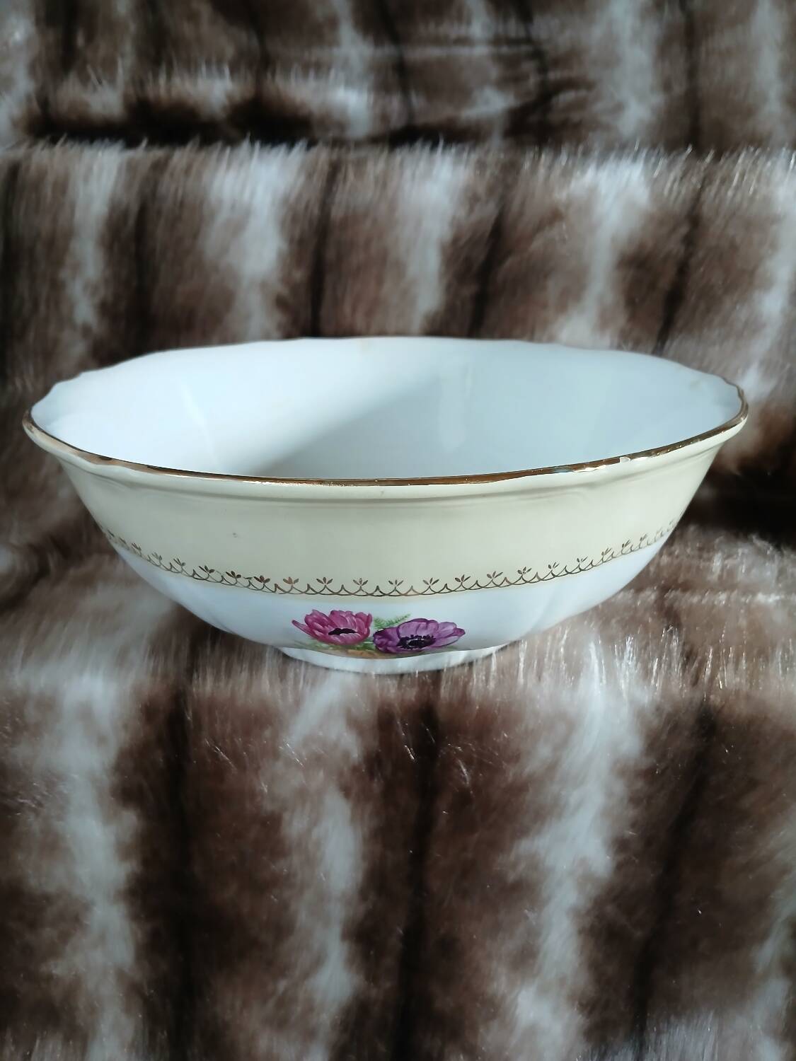 Antique salad bowl L'Amandinoise