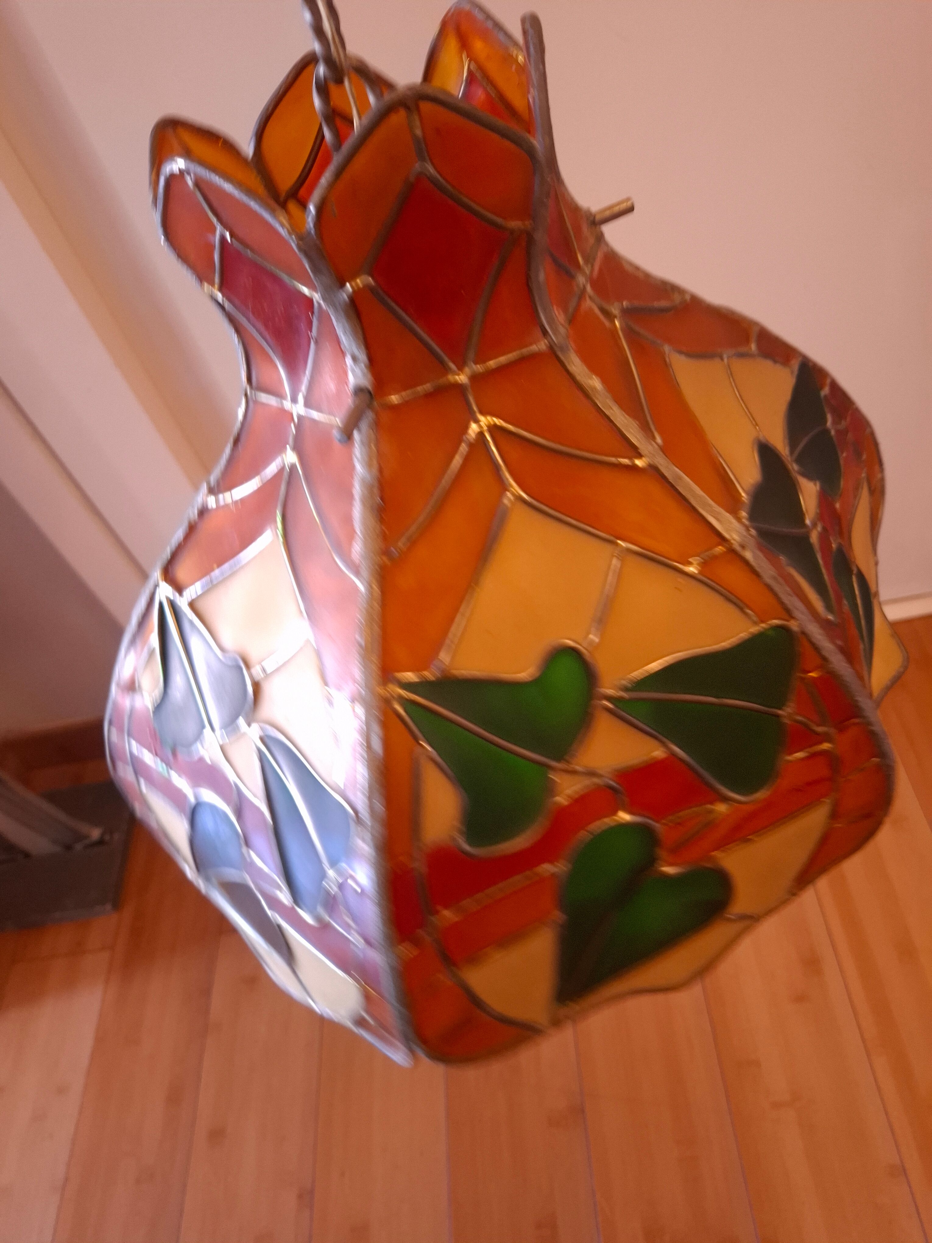 Tiffany-style stained glass pendant light