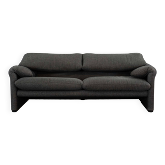 Maralunga 2.5-seat Sofa by Vico Magistretti for Cassina, Italy