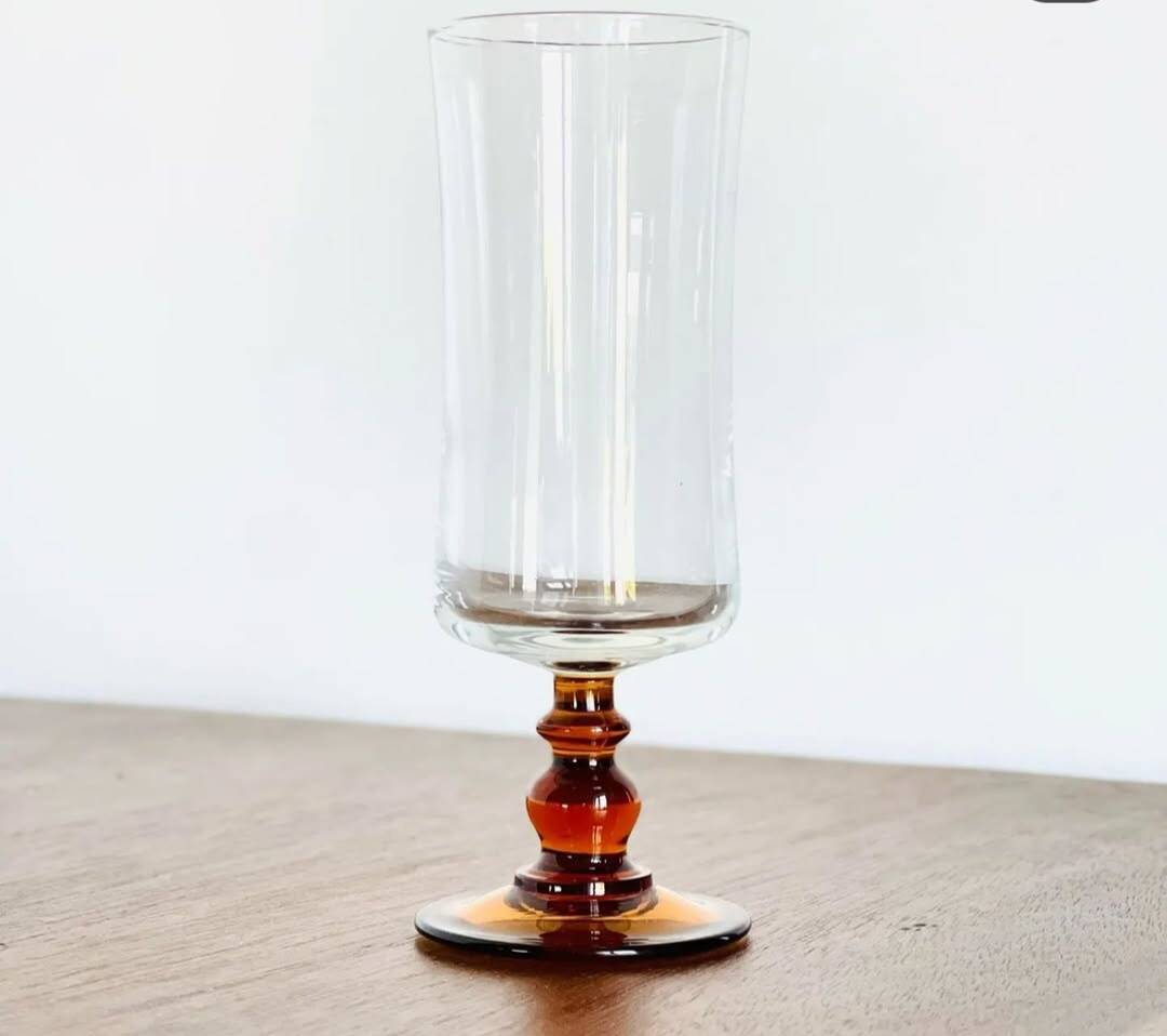 6 flûtes à champagne pied ambré, années 70