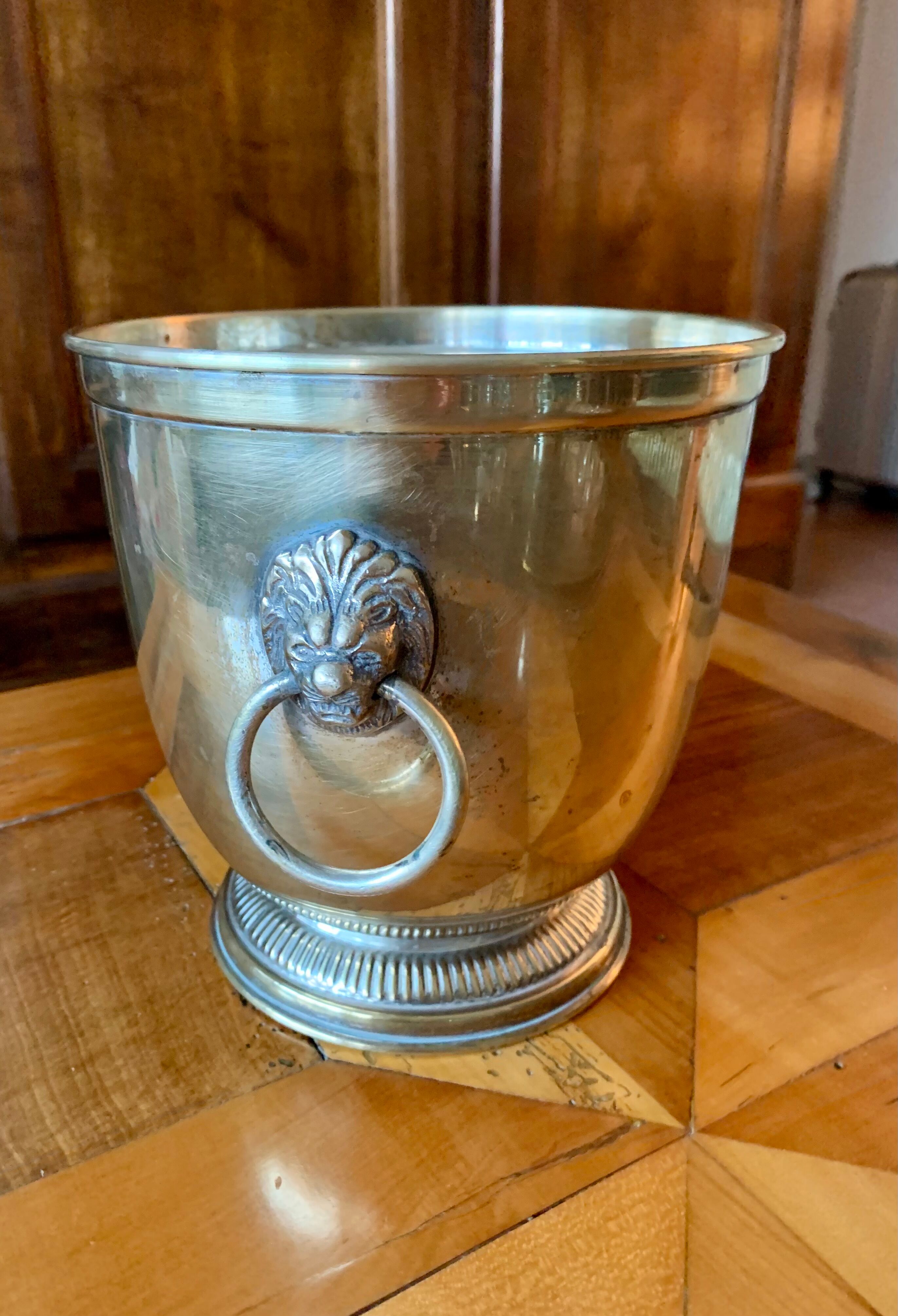 Lion's head champagne bucket
