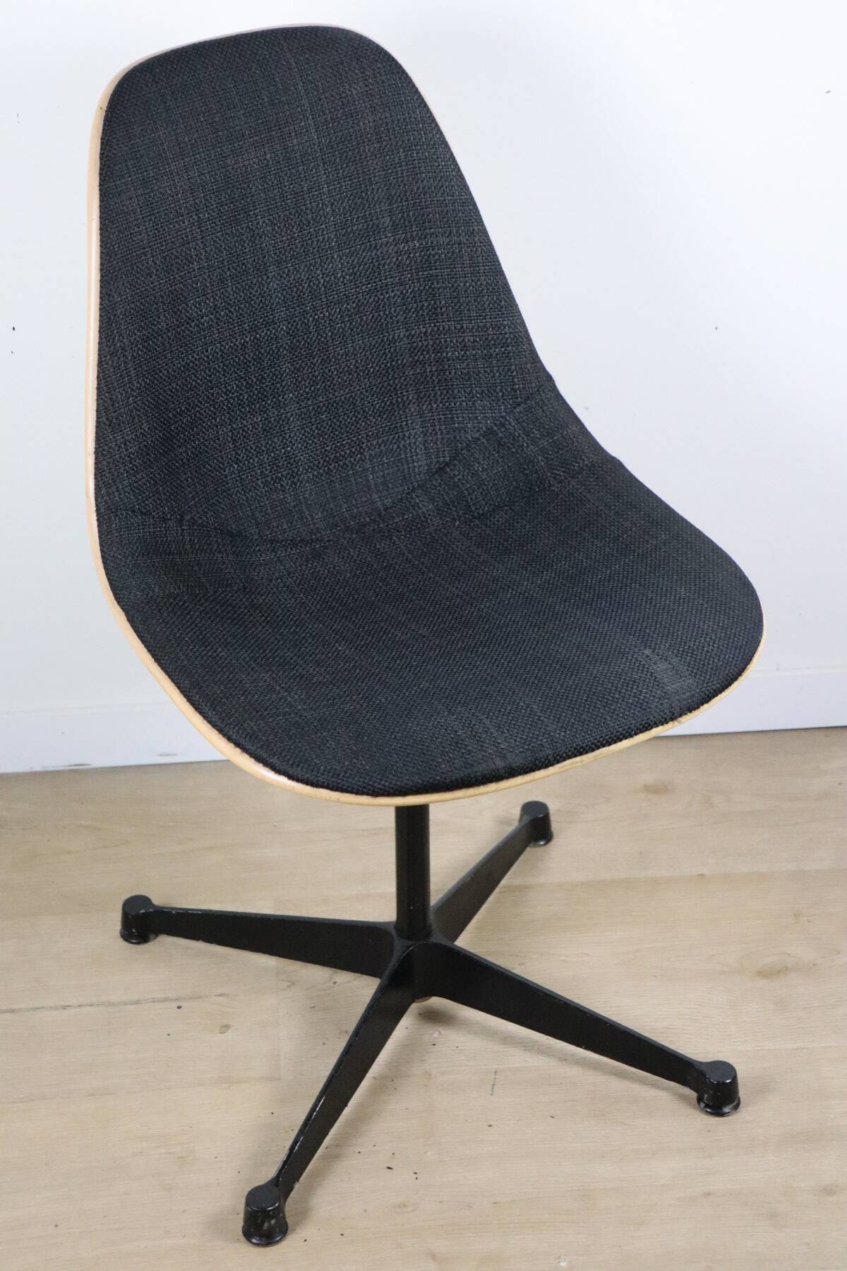 Chaise Eames Herman Miller - Fibre de verre pivotante réglable – 1960