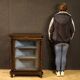 Vitrine anglaise marquetée du XIXe siècle