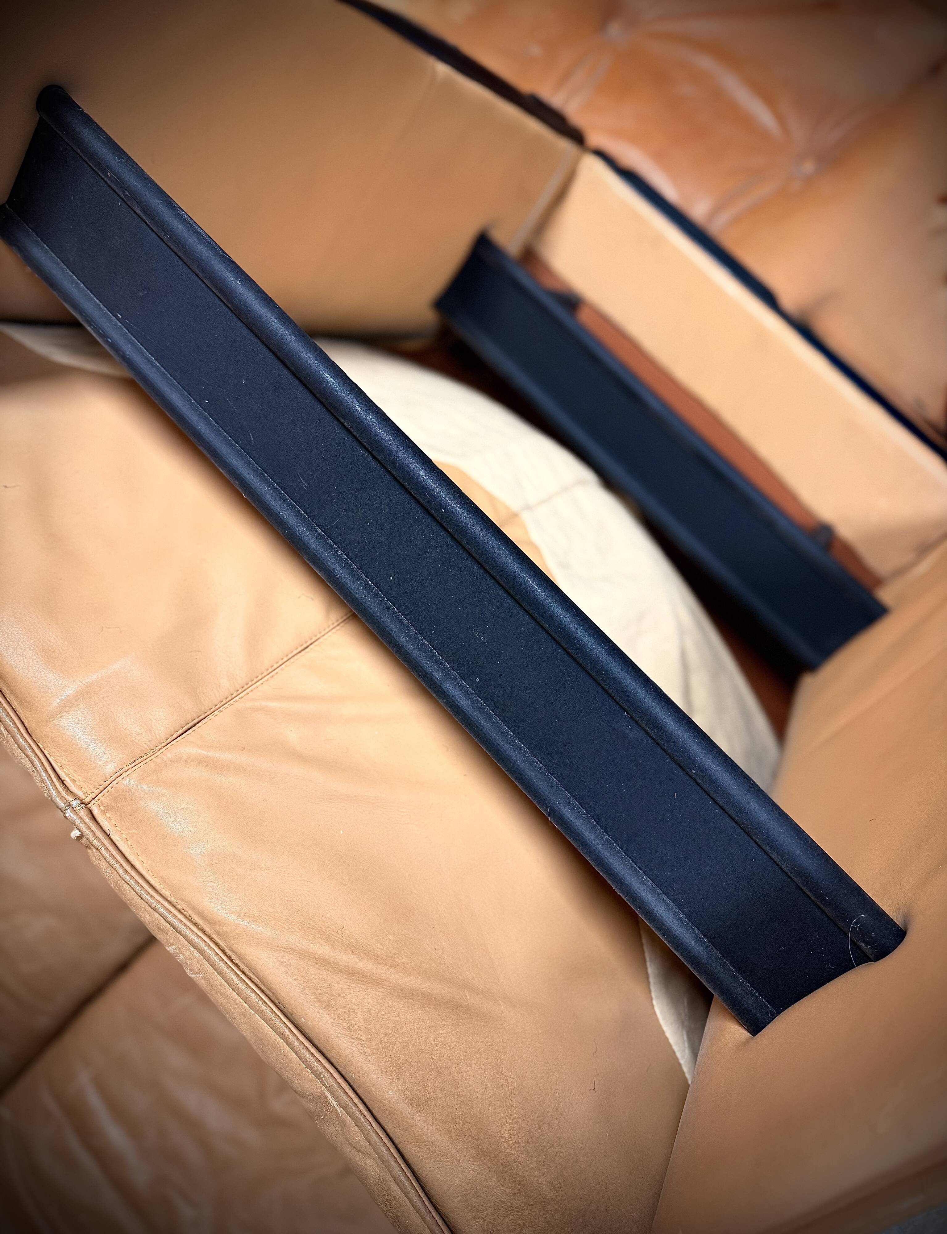 Pair of Gianni Pareschi lounge chairs for Busnelli, vintage leather from the 1970s.