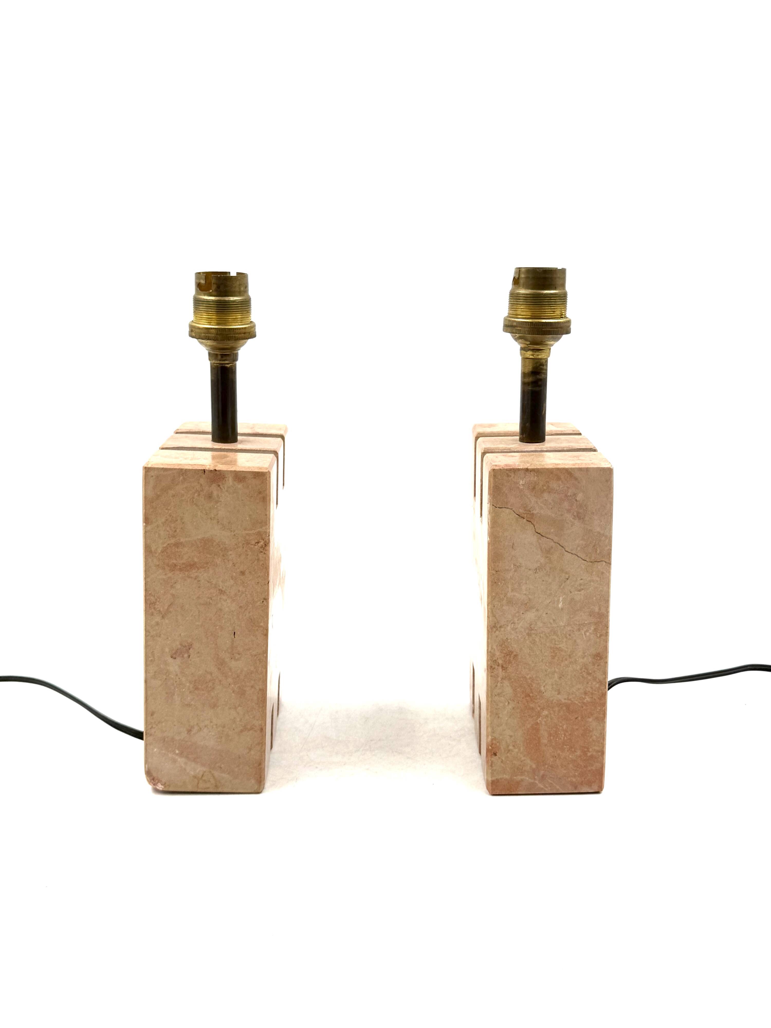 Ensemble de 2 lampes de table en marbre rose Hollywood Regency, France années 1970