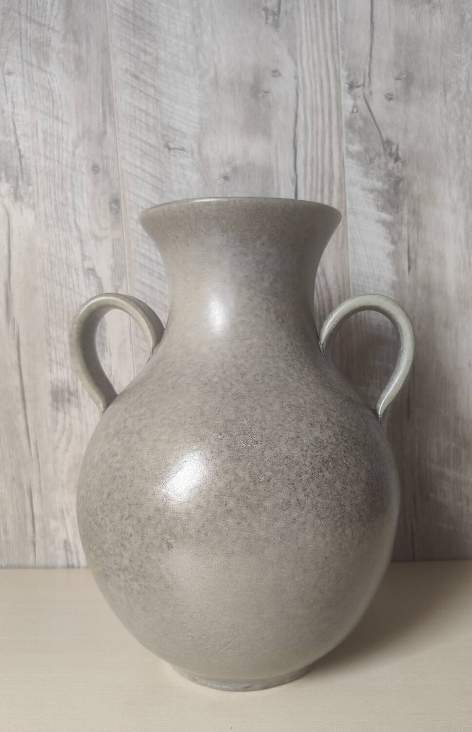 Max Ildas ceramic vase