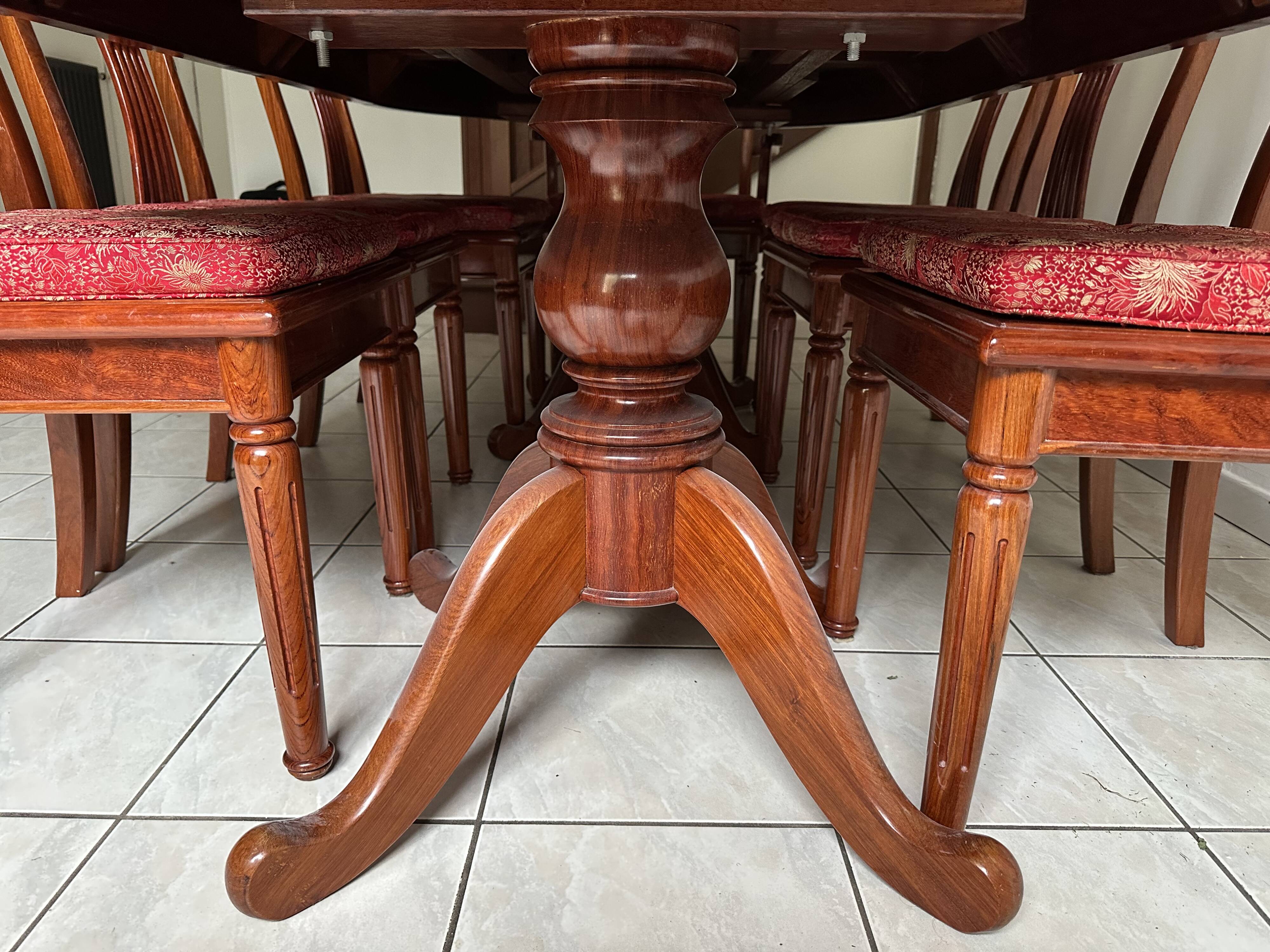 Extendable oval rosewood table + 8 chairs – Hong Chinese Furniture