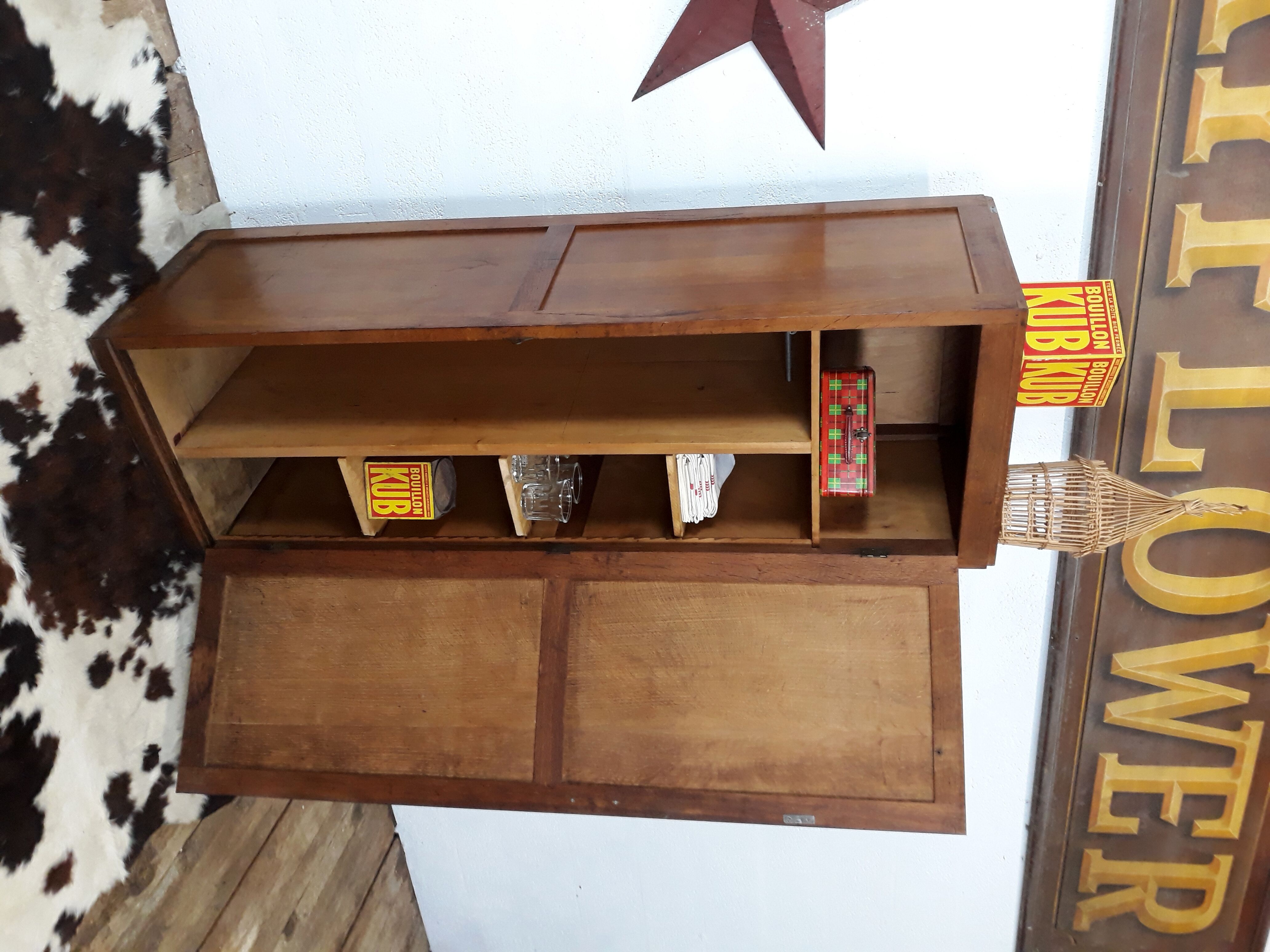 Armoire parisienne vestiaire vintage