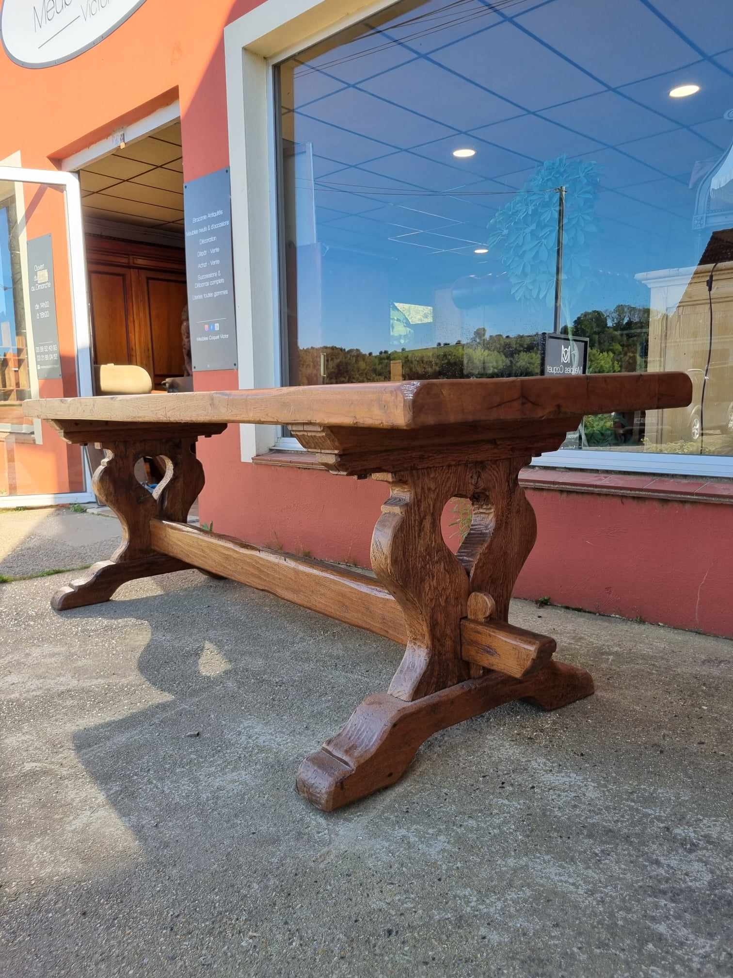 Farm table