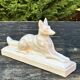 Chien art déco en faïence craquelée