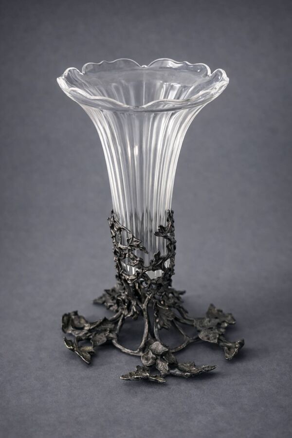 Vase ancien Art nouveau en cristal et bronze patiné – vers 1895–1910