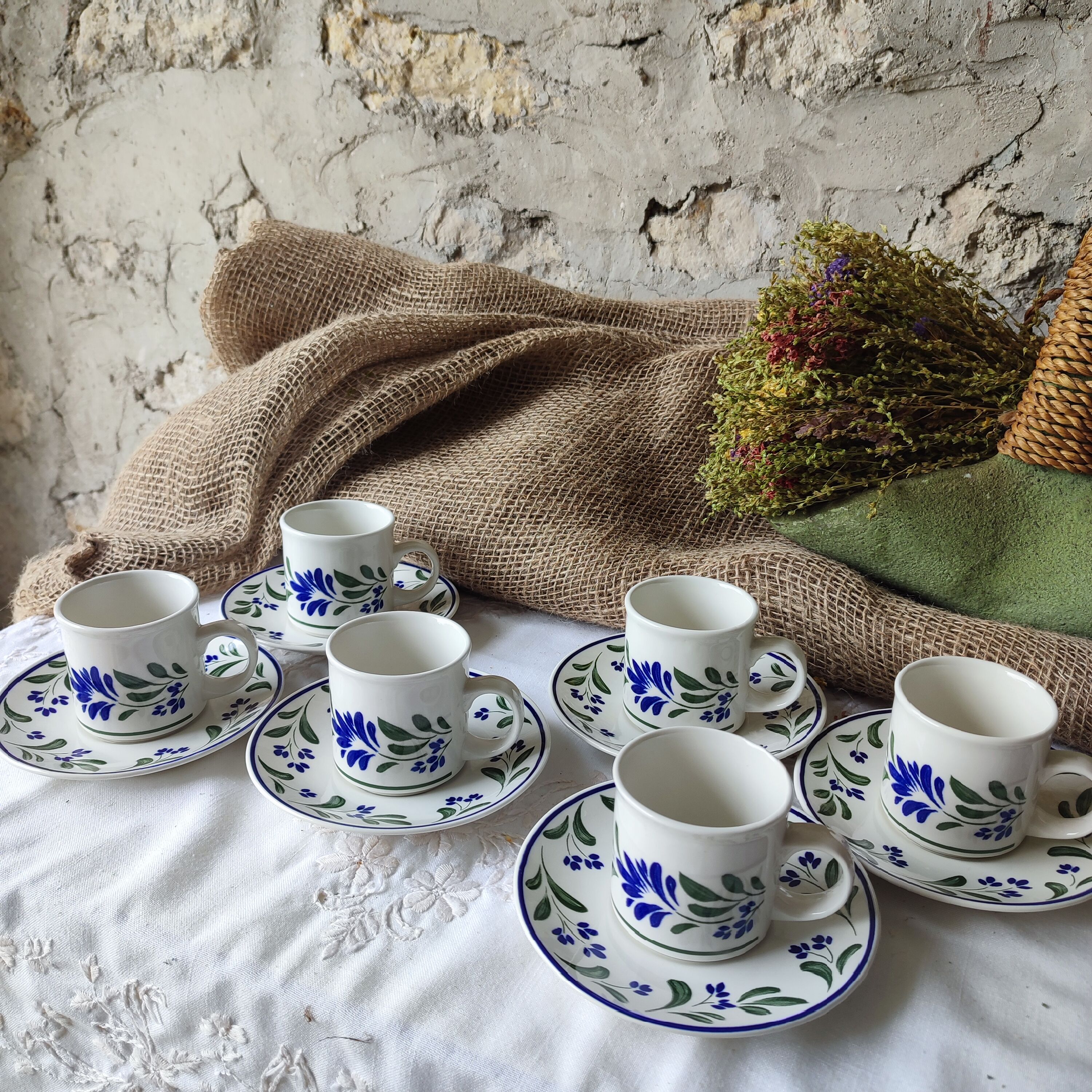 Set of 6 vintage Churchill England cups and saucers – Floral design