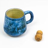 Mug Jacques Blin – Faïence émaillée bleue décor incisé animaux fantastiques