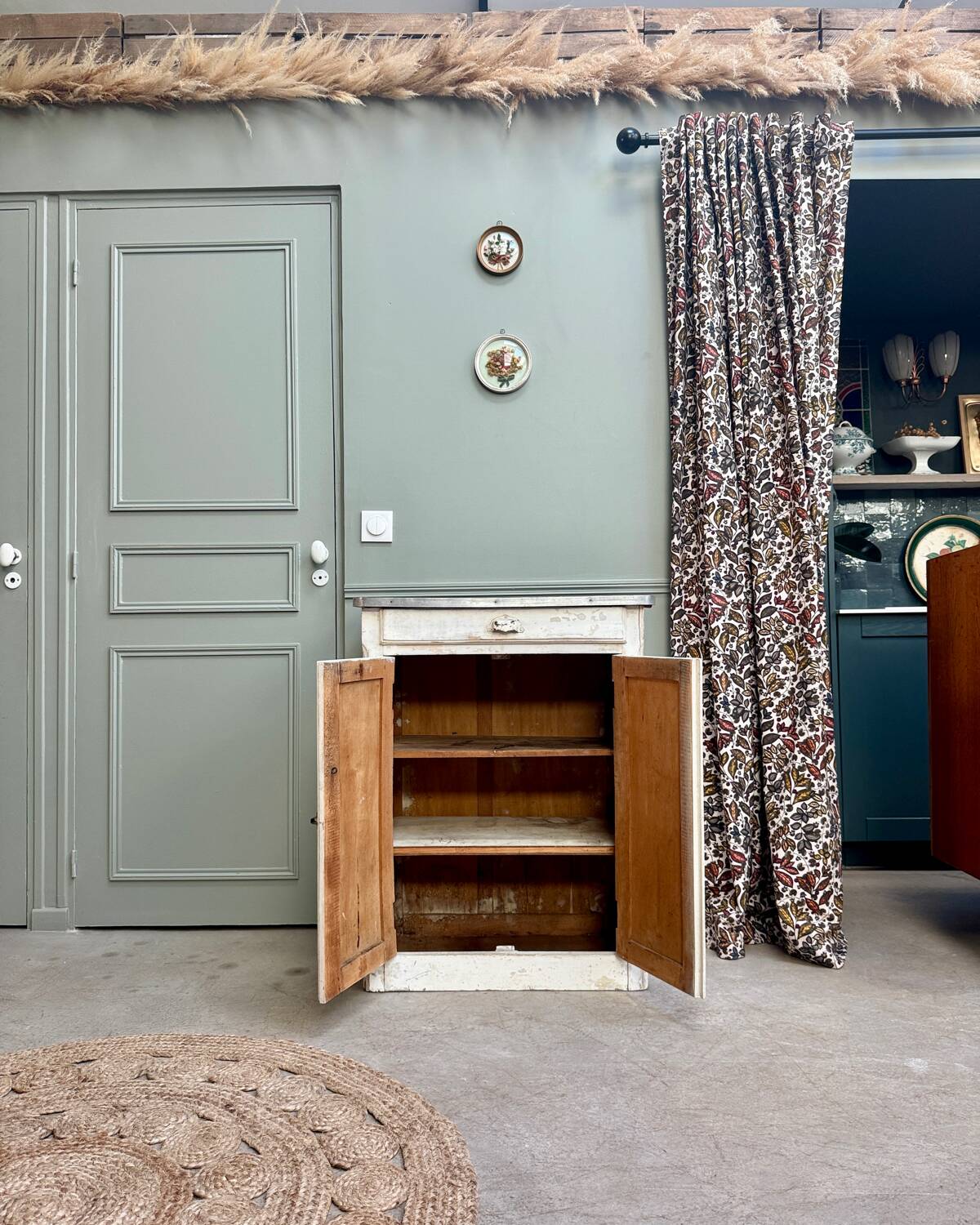 Small Parisian buffet with white patina (renovated)