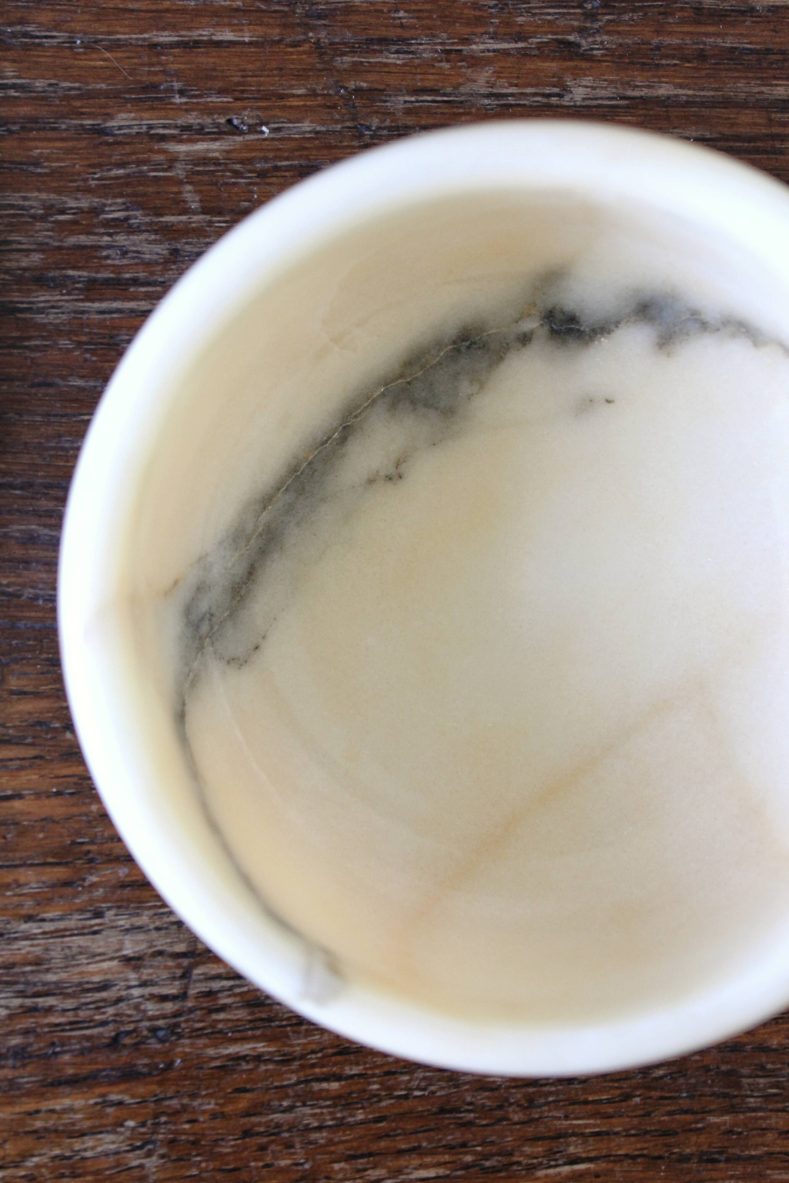 Round box in vintage beige marble