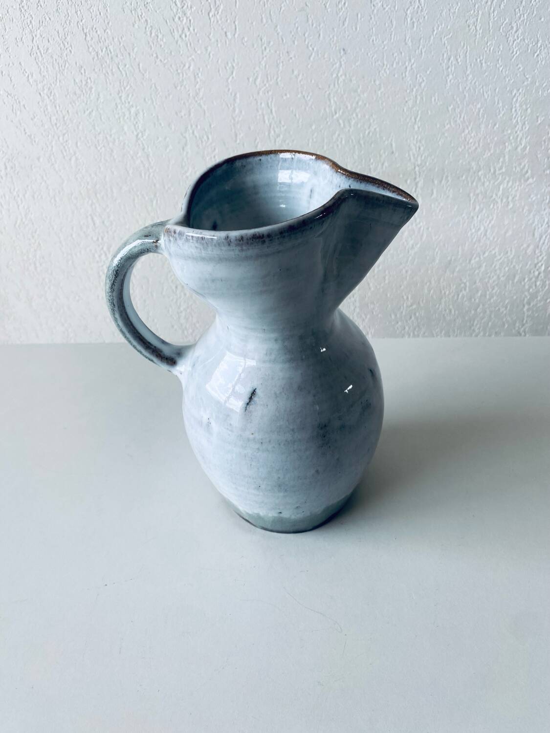 Large pitcher in Black Valley sandstone
