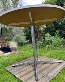 Round table formica light grey vintage