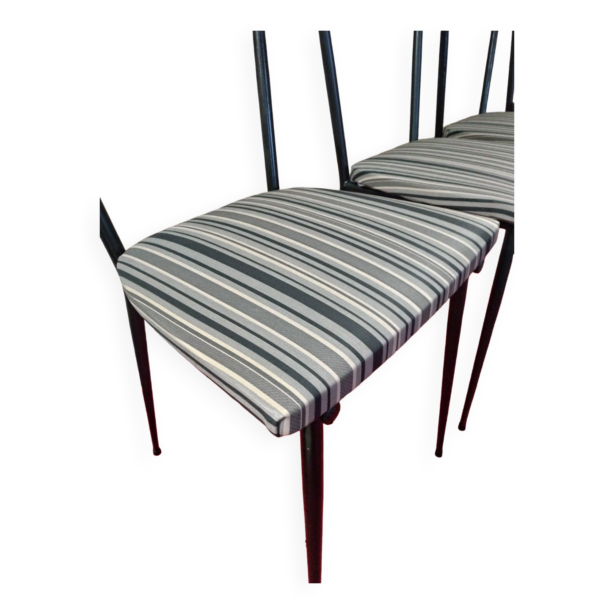 Set of 4 restored Colette Gueden chairs from the 1950s