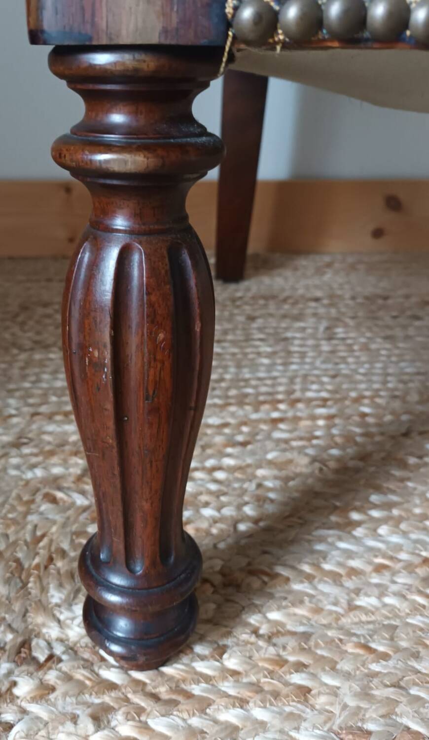 Walnut armchair in Neo-Renaissance style, 20th century.