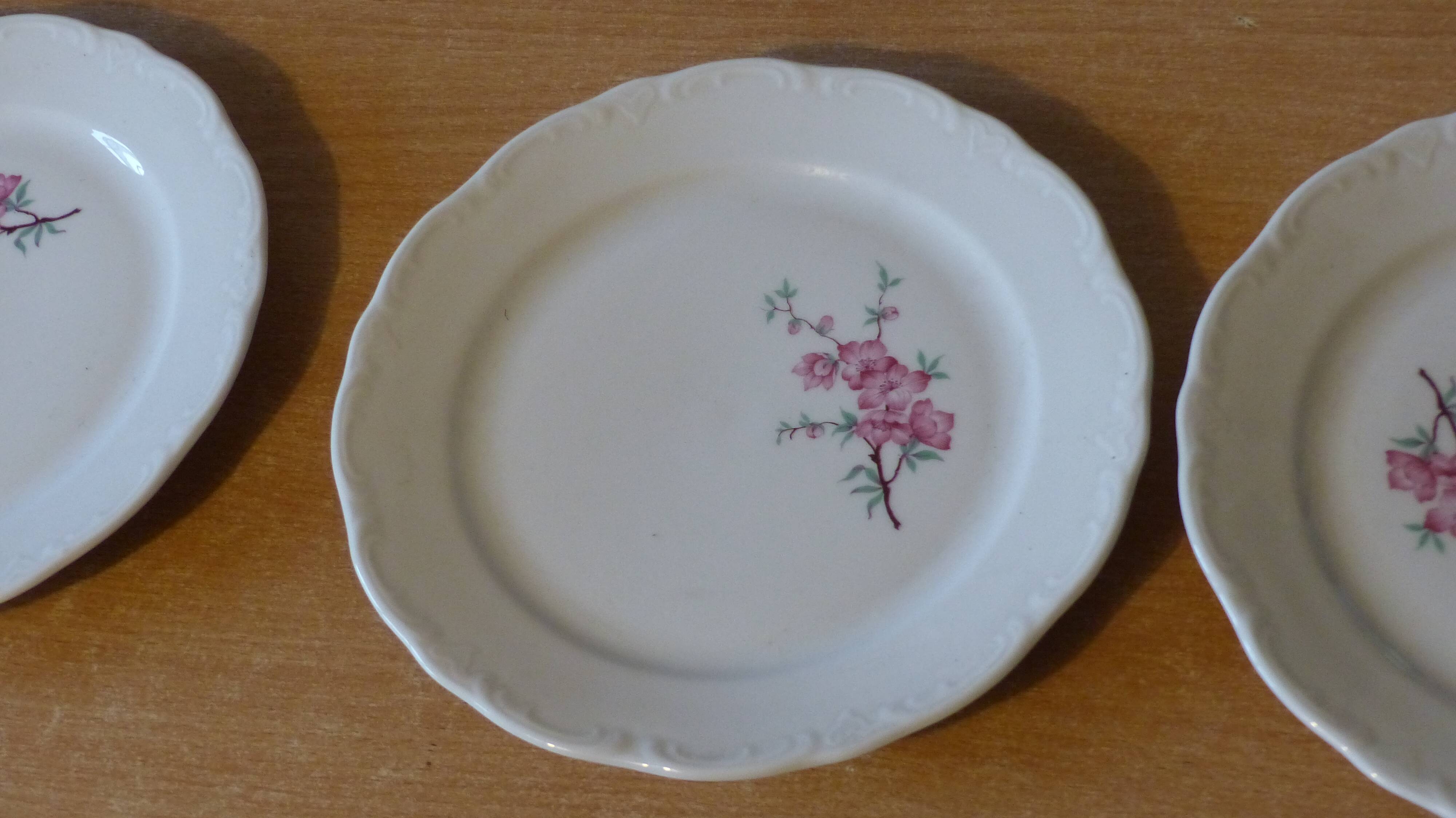 Lot d'assiettes à dessert