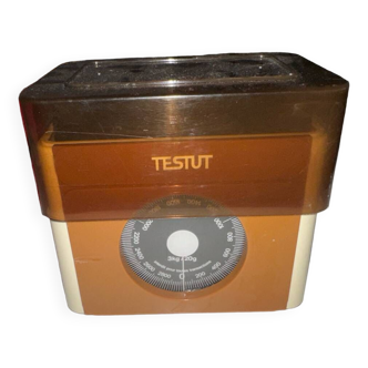 Vintage scale from the testut brand