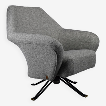 P32 Lounge Chair by Osvaldo Borsani