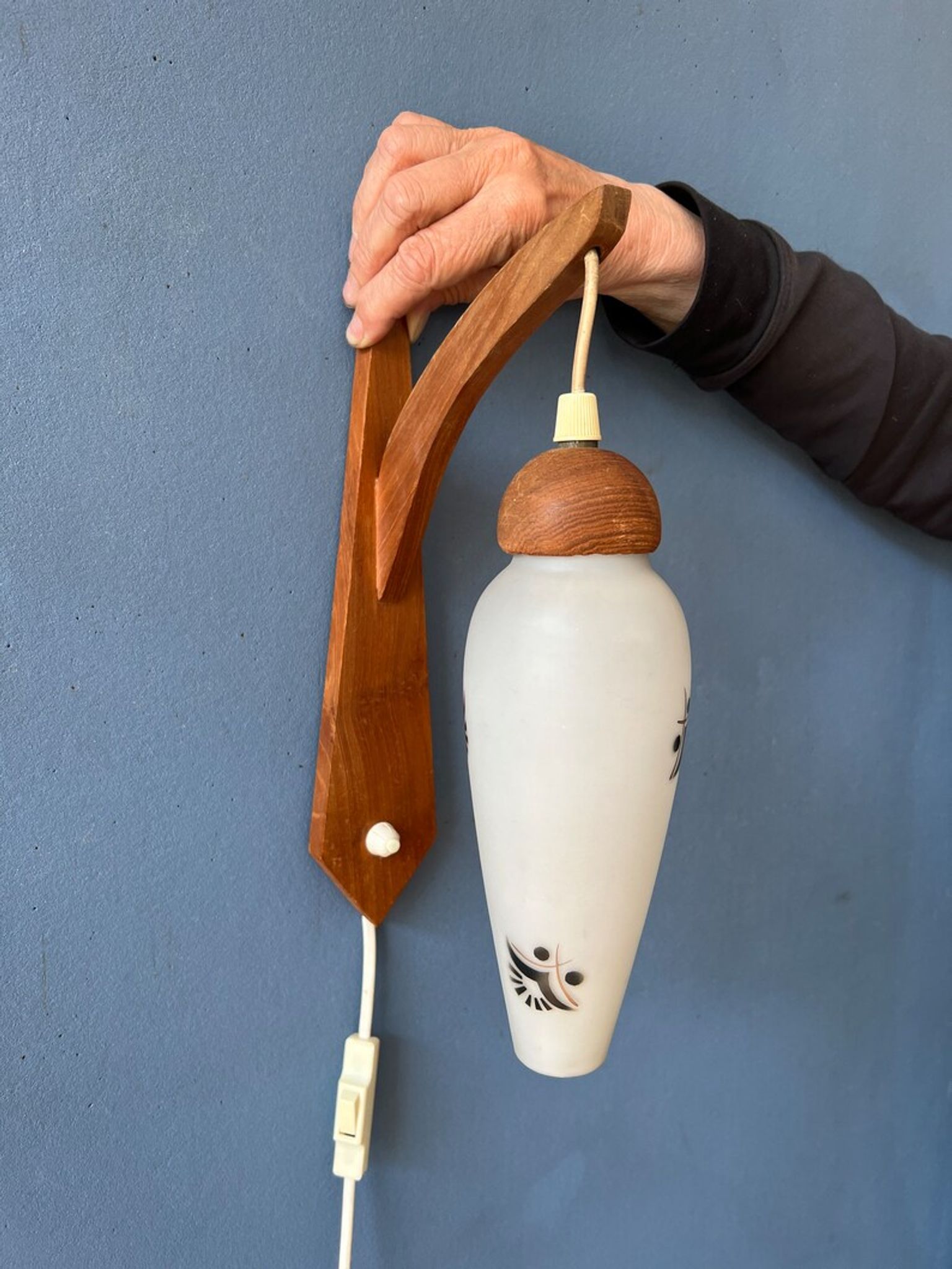 Teak wood wall lamp