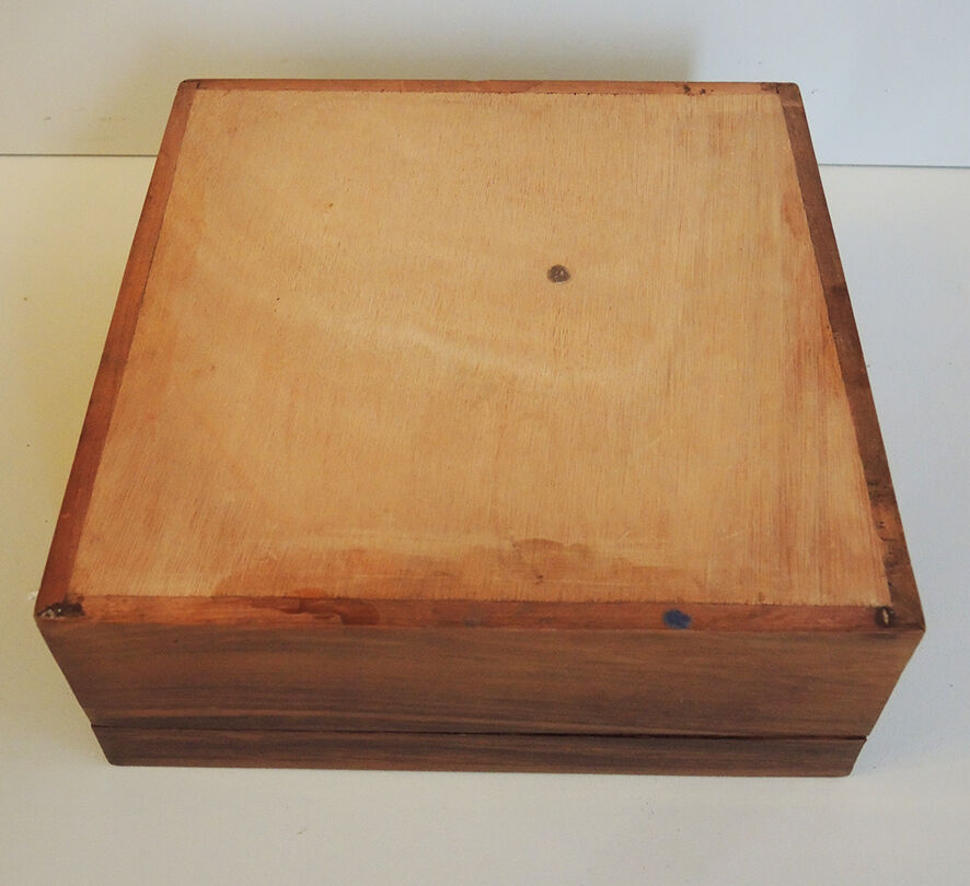 Cigar decorated wooden box