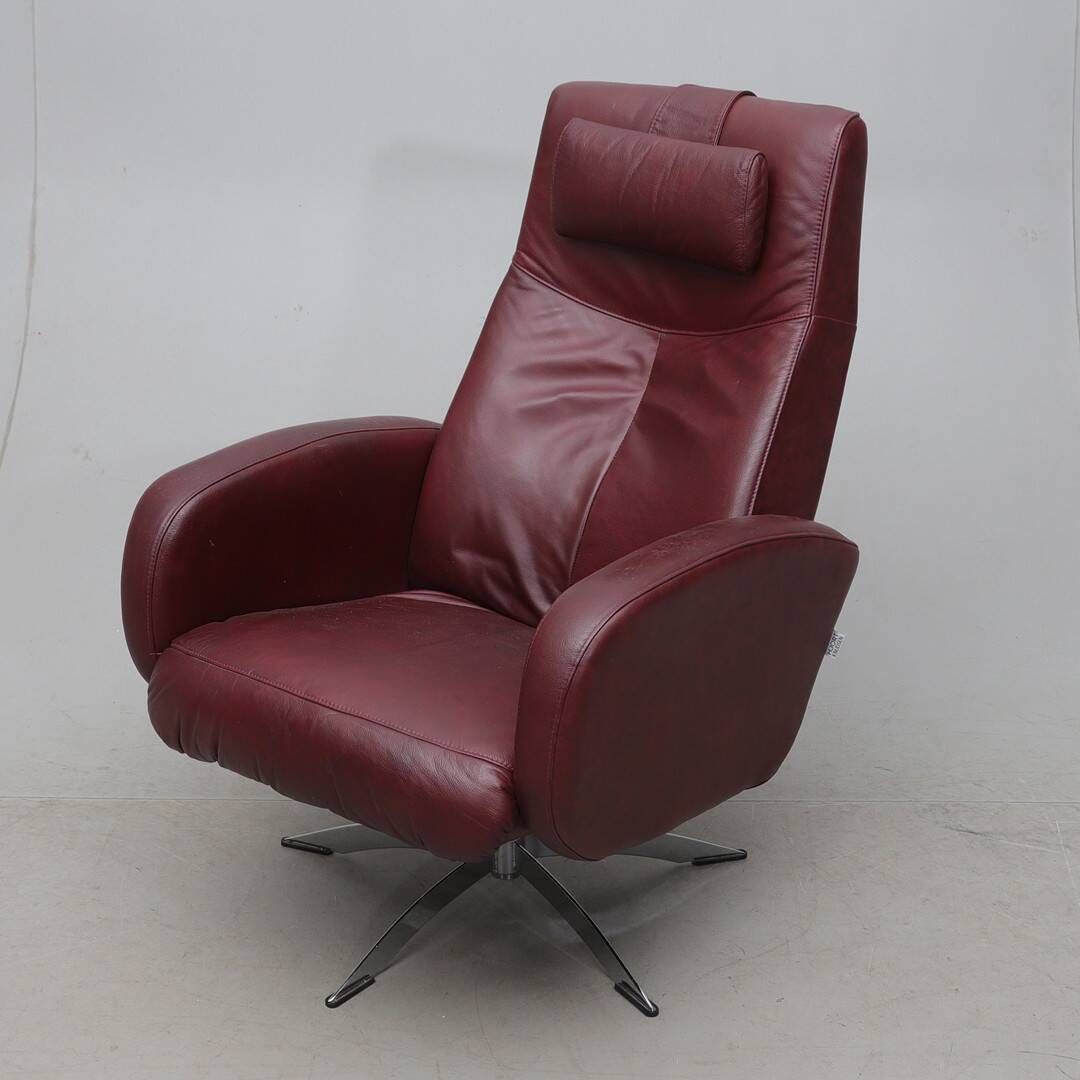 Hjort Knudsen (Denmark) — Swivel Lounge Armchair — Leather Upholstery