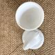 Sucrier oiseau en opaline blanche
