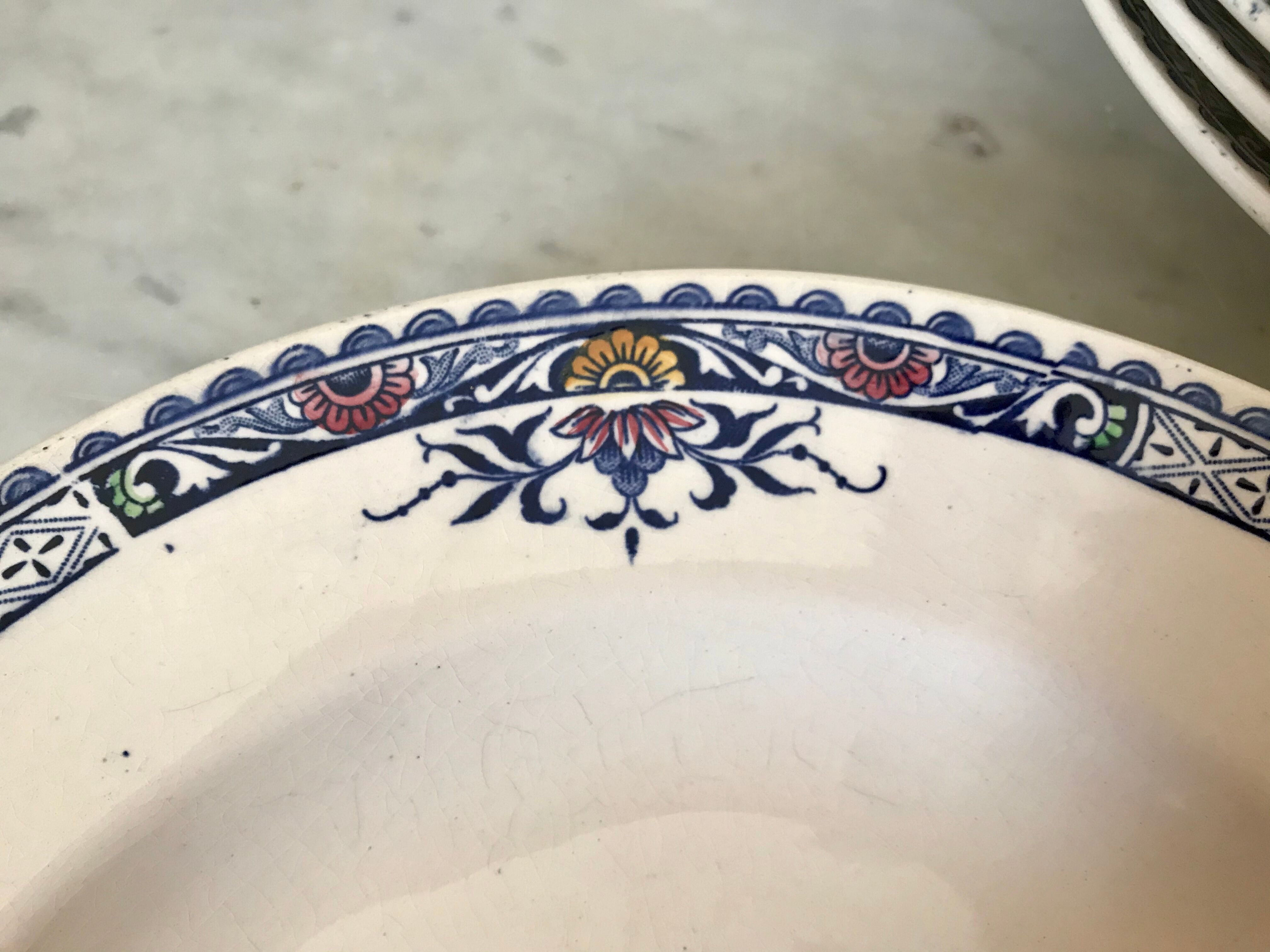 Lot of 5 lily Longchamp hollow plates, iron earth