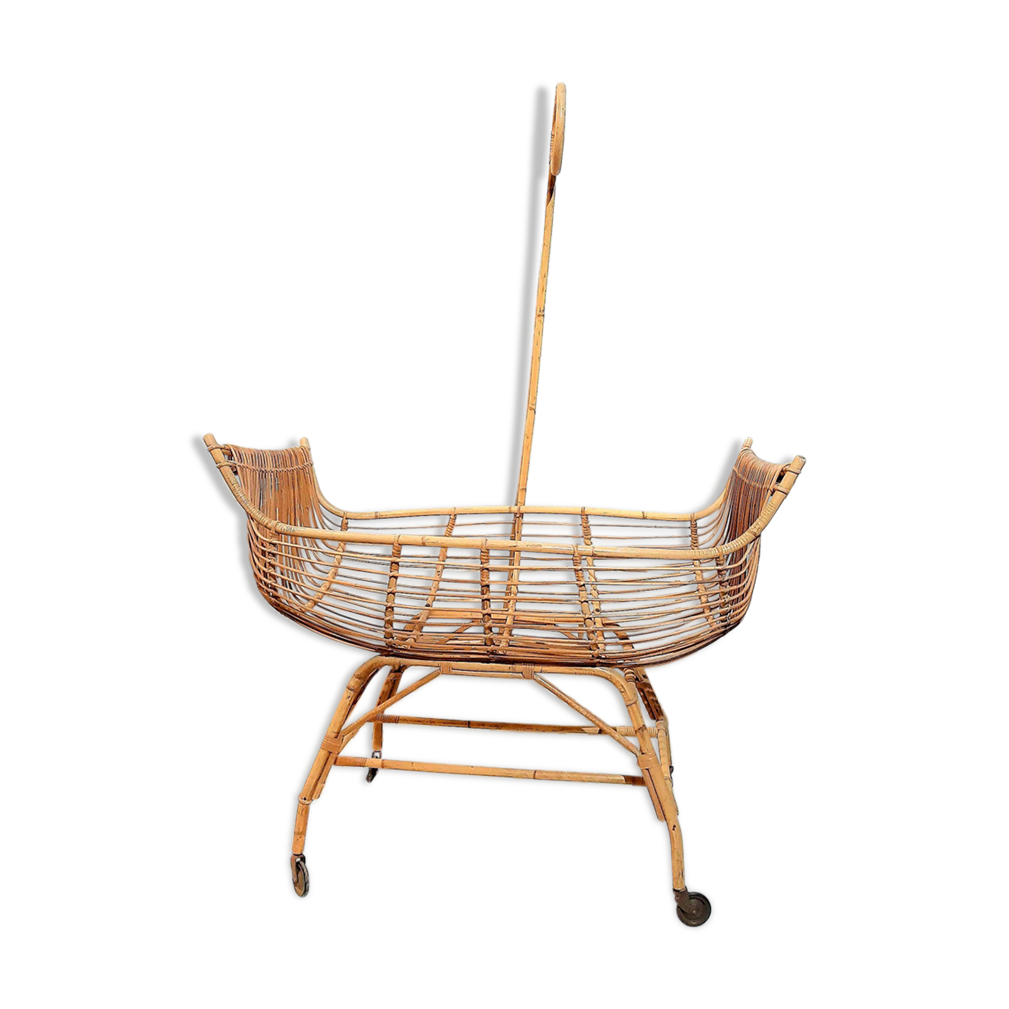 Berceau Vintage En Rotin A Roulettes Annees 60 70 Avec Fleche De Lit Selency