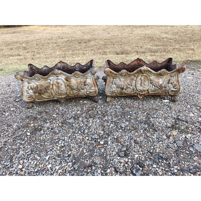 Pair of cast iron planters from 1900 in Rococo style, Charleville - Mézières