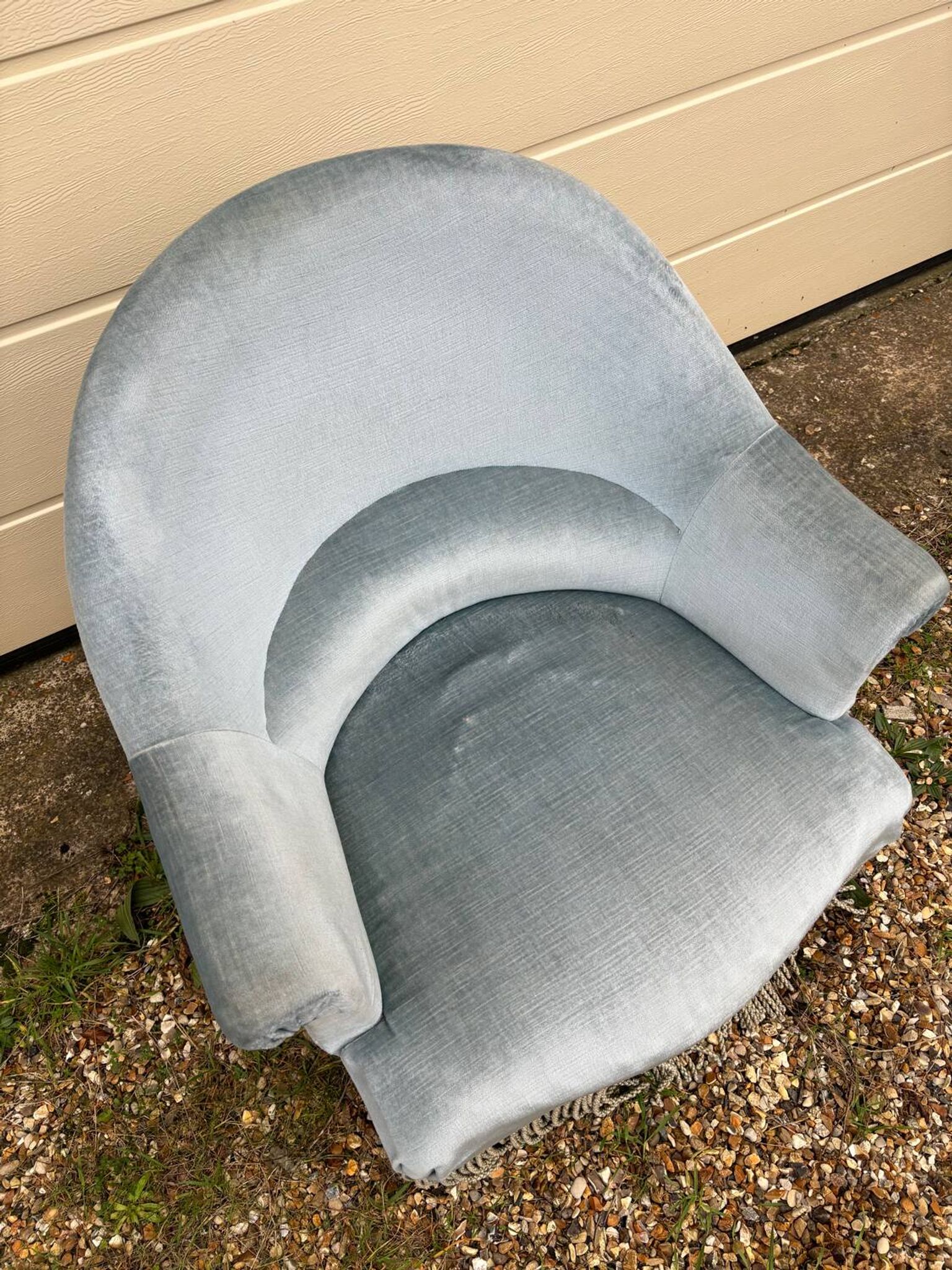 Fauteuil crapaud en velours gris bleu
