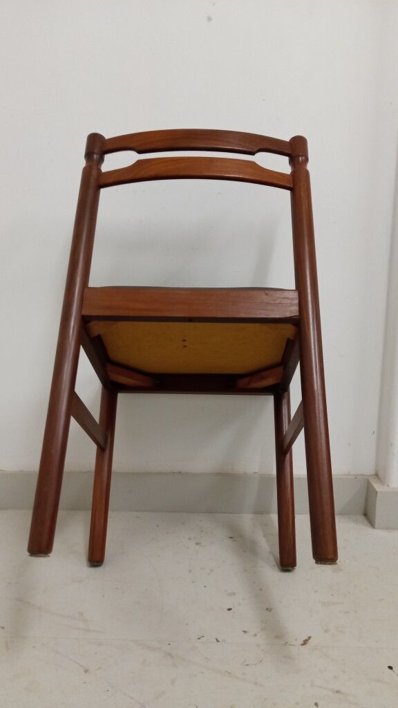 Lot of 4 chairs wood and skai