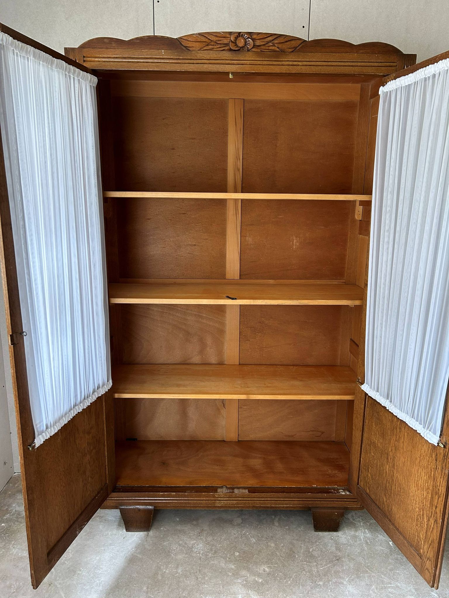 Armoire vitrine vintage