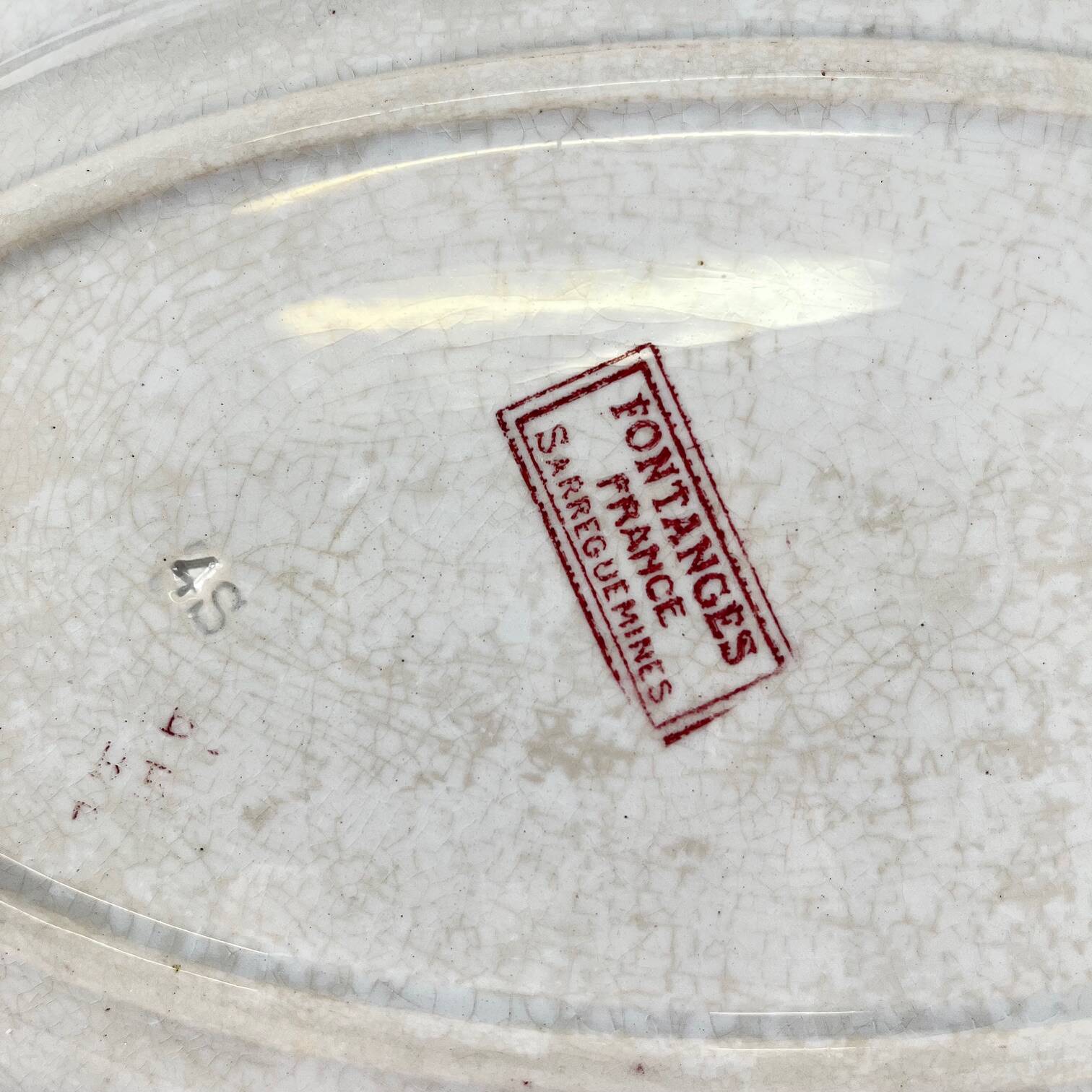 Oval dish "Fontange" Sarreguemines, red, 1920-1950