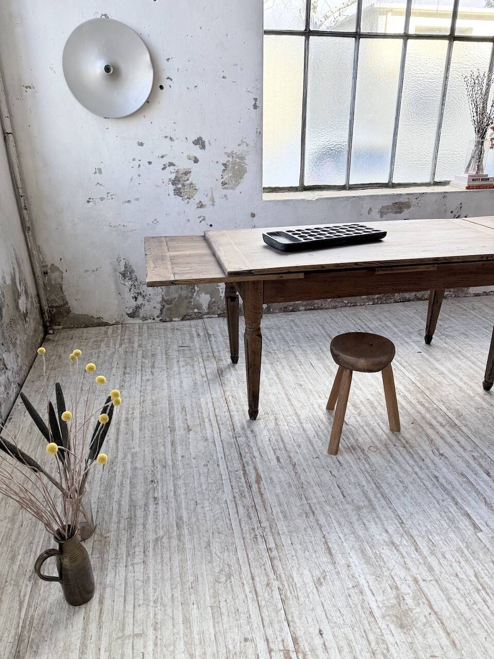 Solid oak farmhouse table with integrated extensions 1950
